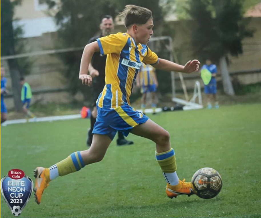 image Apoel youth star receives sports scholarship in Spain
