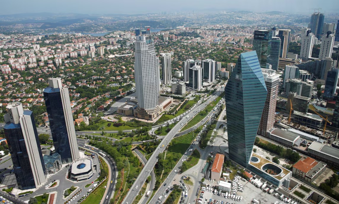 image Turkish businesses squeezed by inflation, credit crunch
