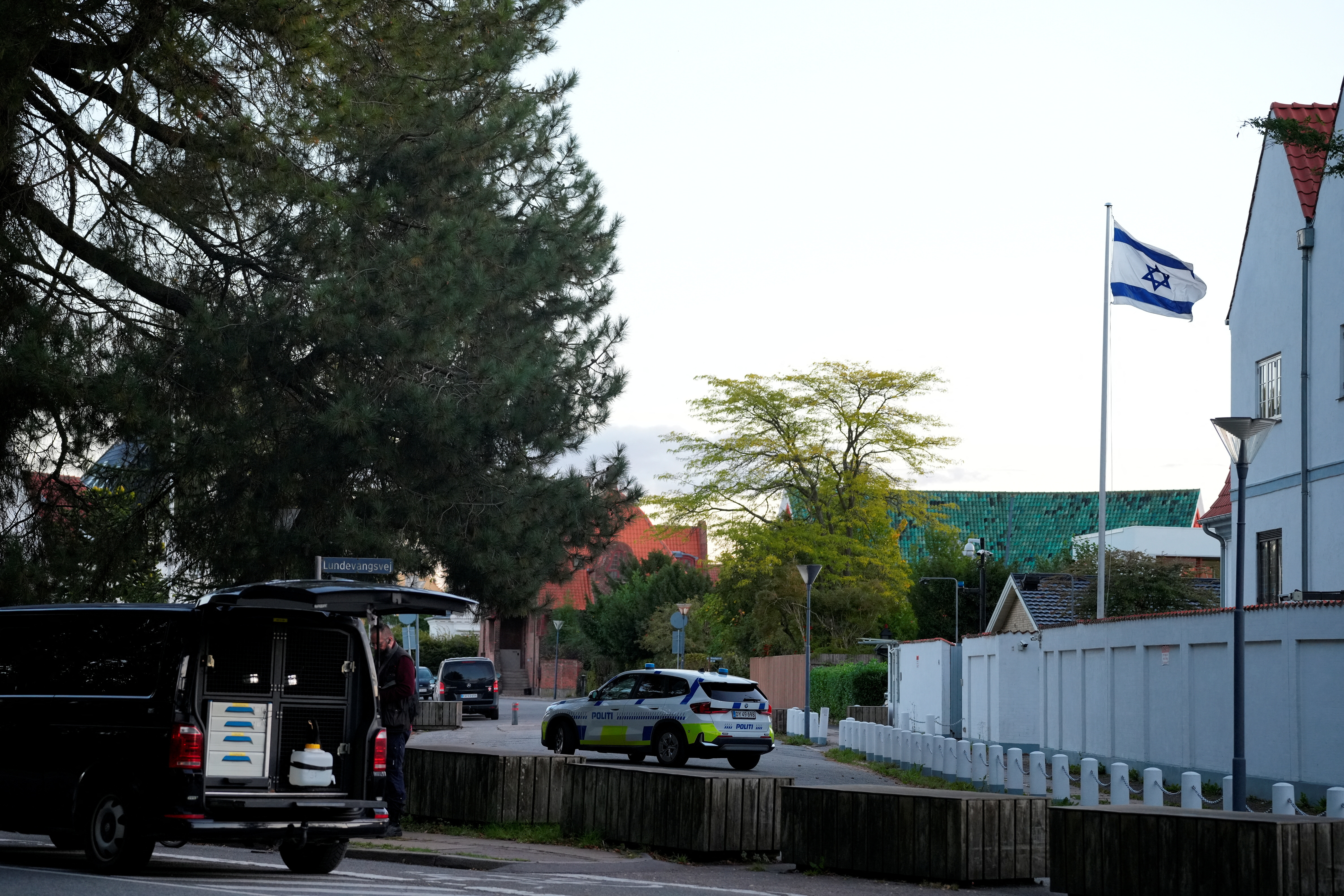 image Danish police investigate two blasts near Israel&#8217;s embassy in Copenhagen