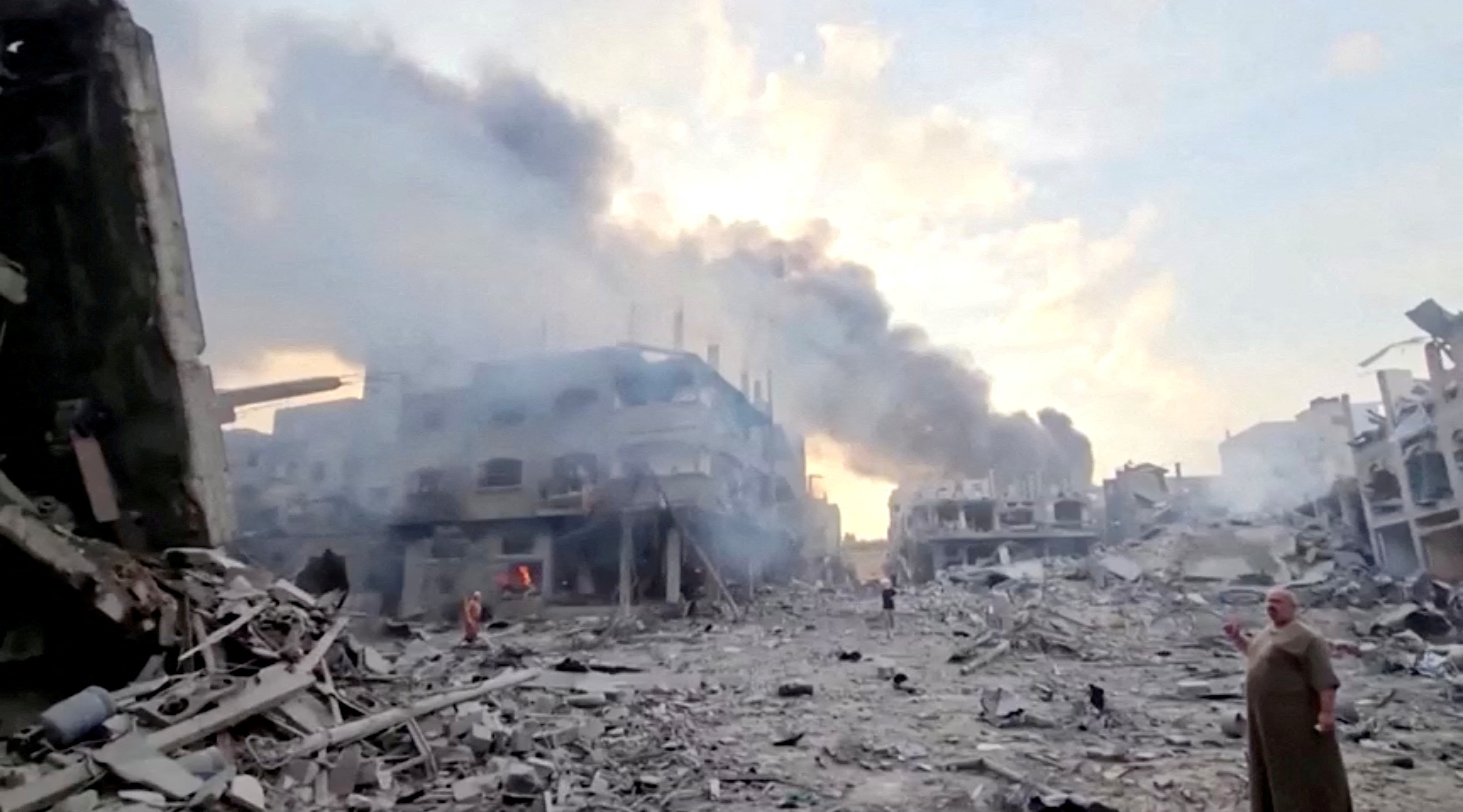 image Israeli strikes kill 33 people in Jabalia refugee camp in Gaza
