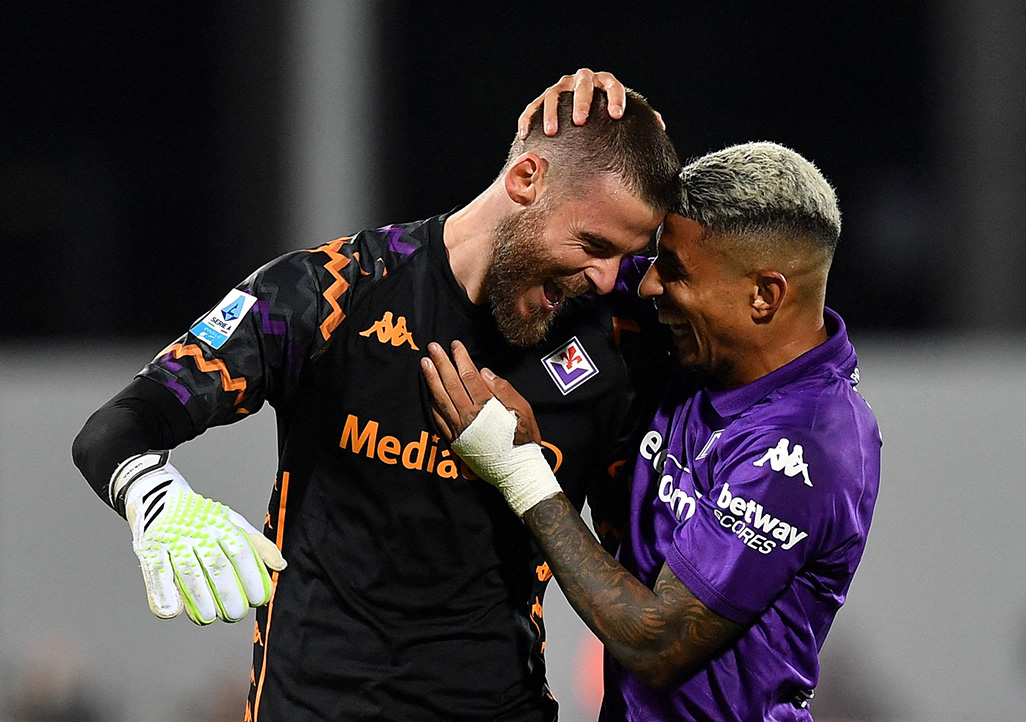 image Missed penalties haunt Milan as De Gea the hero
