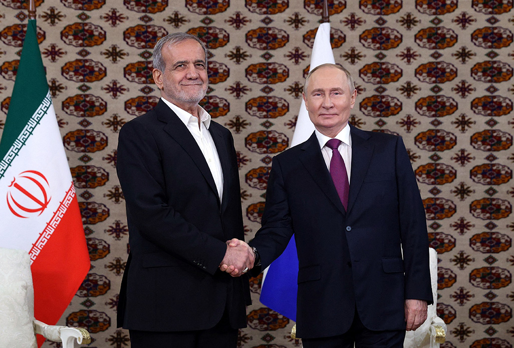 image Putin cements ties with Iranian president in Central Asia meeting