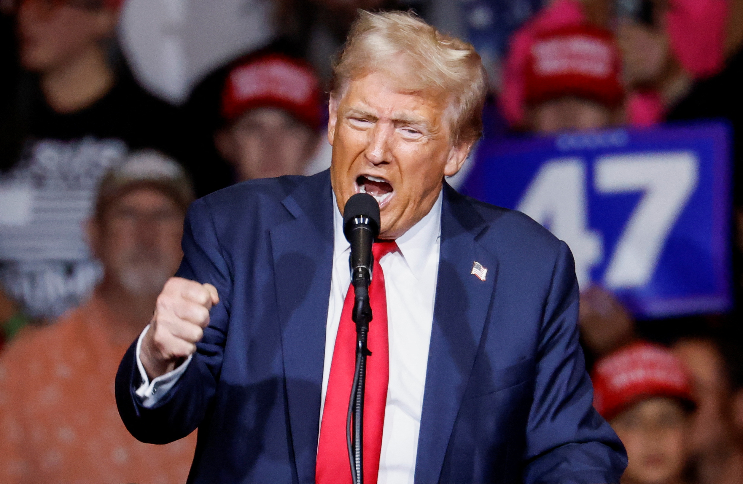 image Trump calls for death penalty for migrants who kill Americans