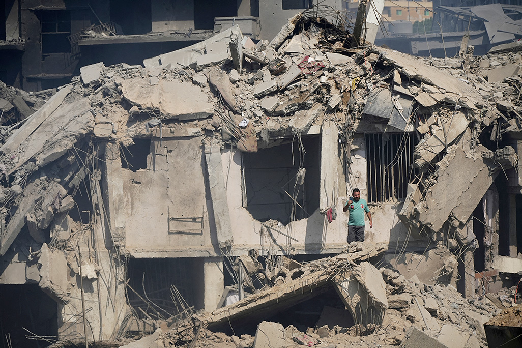 image Mayor among 16 killed in Israeli strike on south Lebanon municipality building