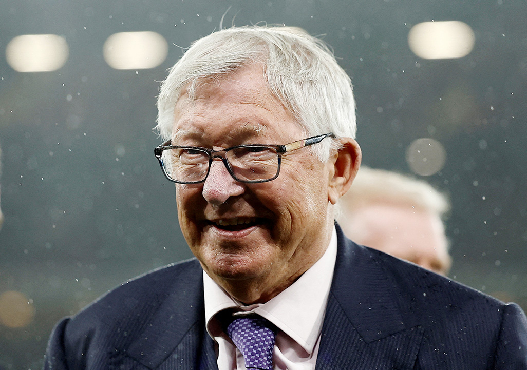 image Former Man United manager Ferguson to leave ambassador role