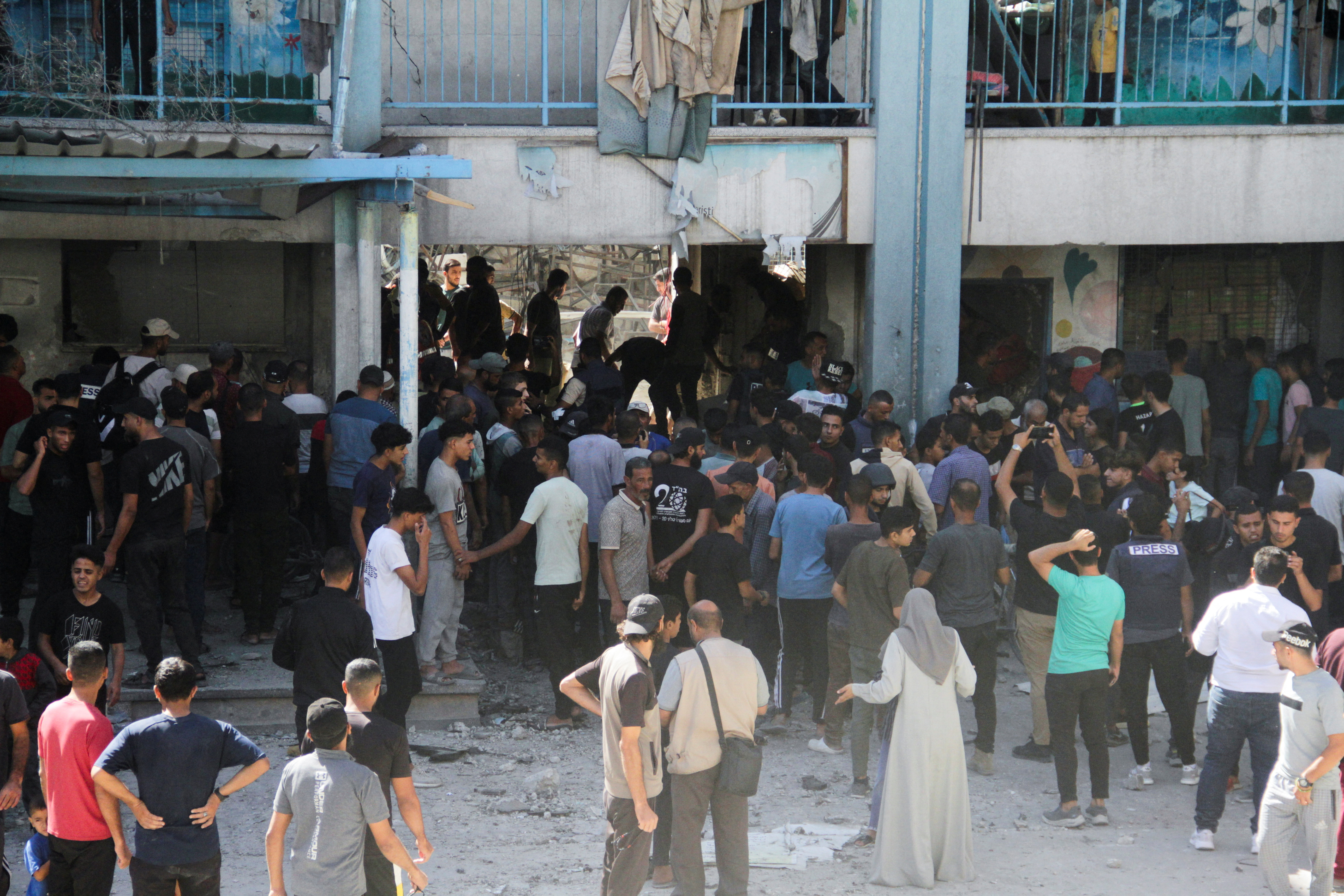 image Hezbollah fires rockets into northern Israel as Israeli strikes pound Gaza