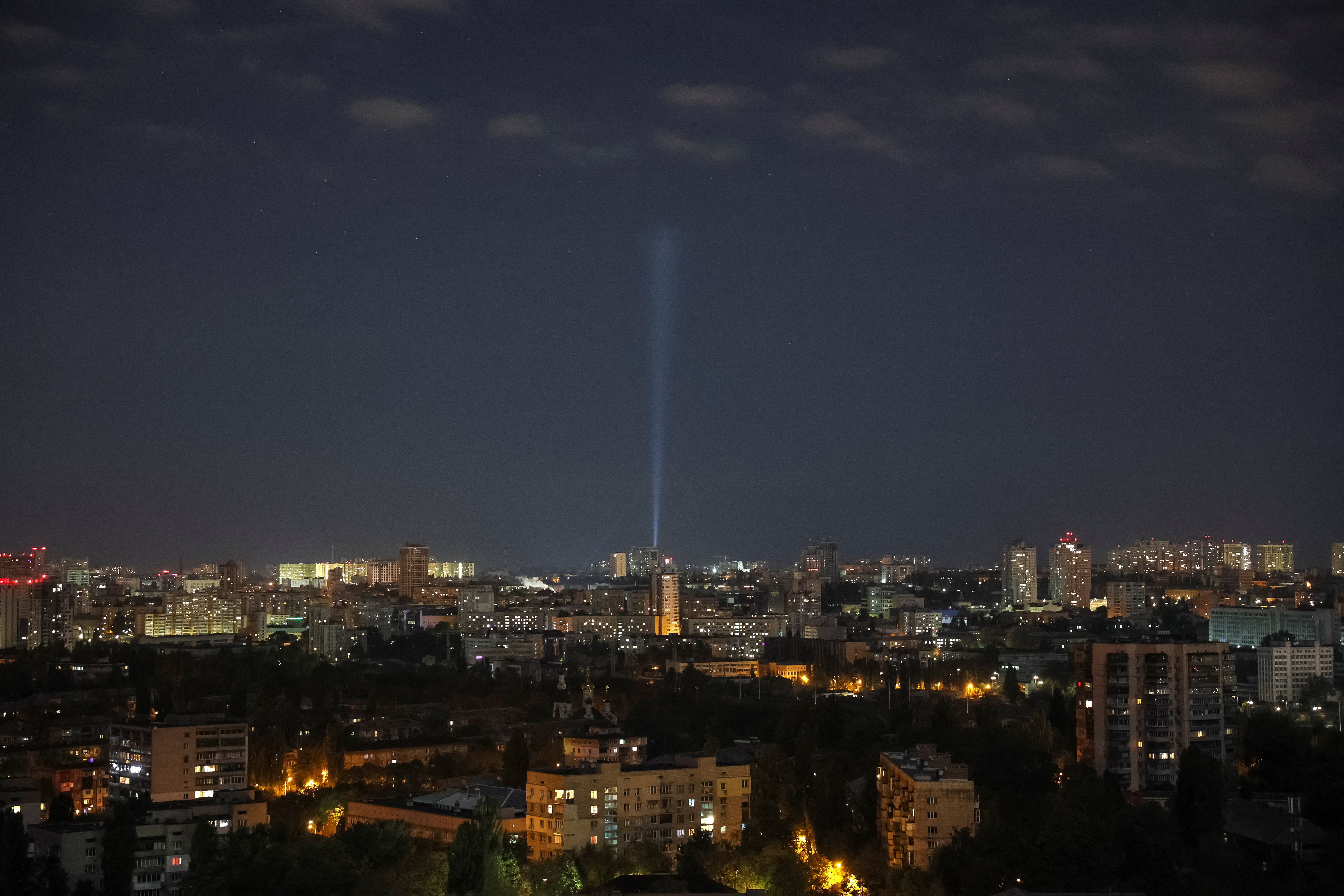image Russia pounds Kyiv with drones for a second night in a row