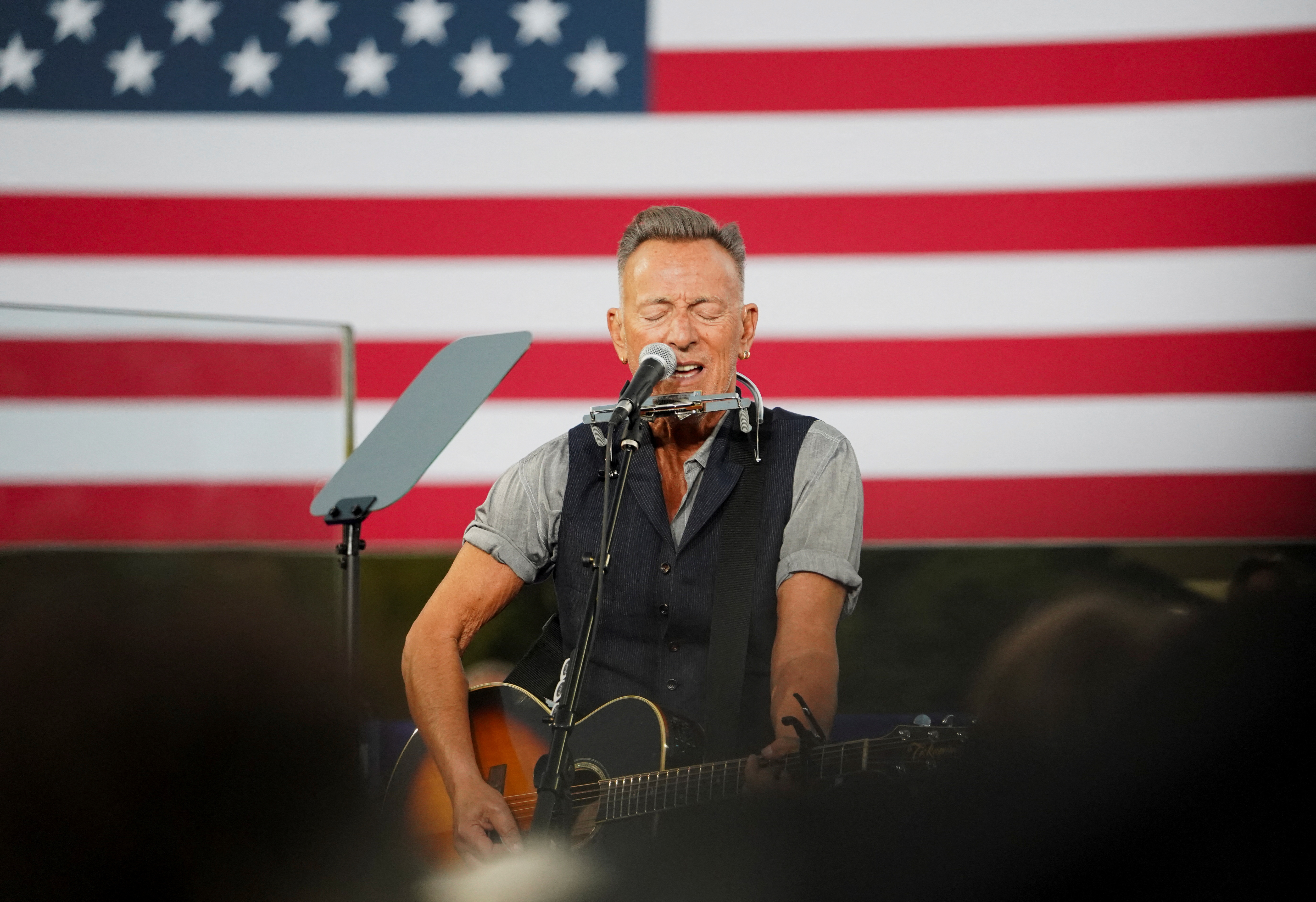 image At star-studded Georgia rally, Harris and Obama push early voting in tight race