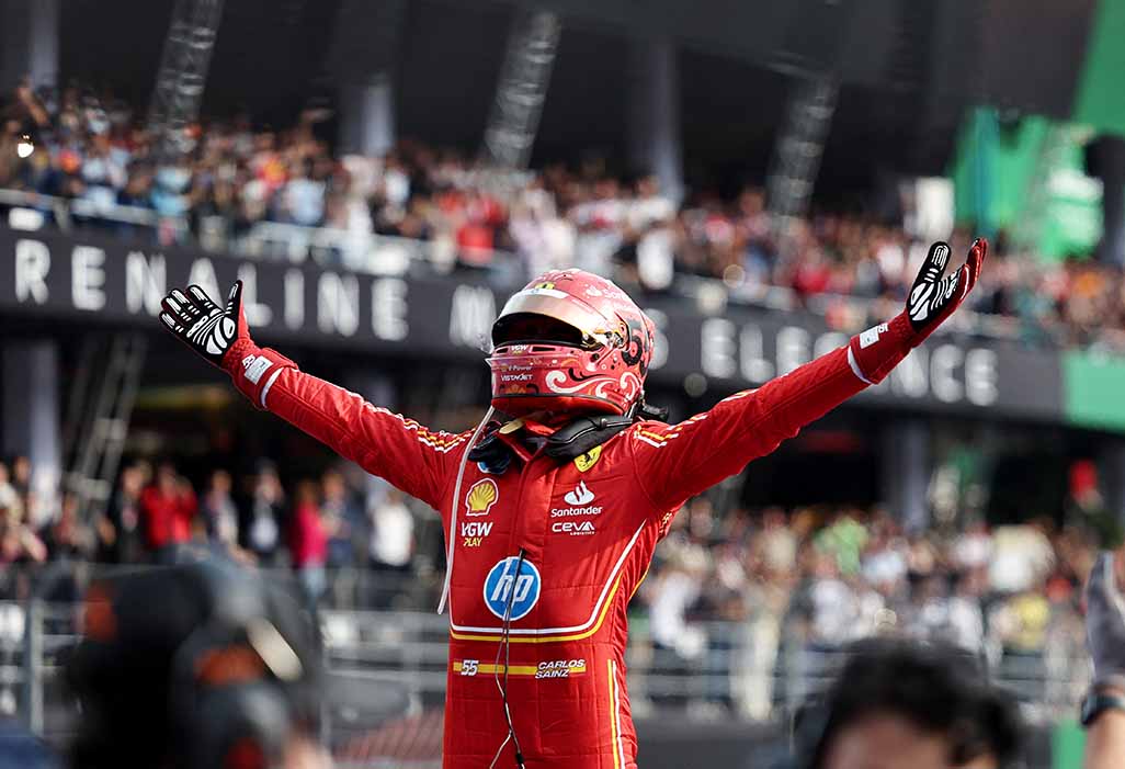 image Sainz wins in Mexico, Norris closes gap to penalised Verstappen
