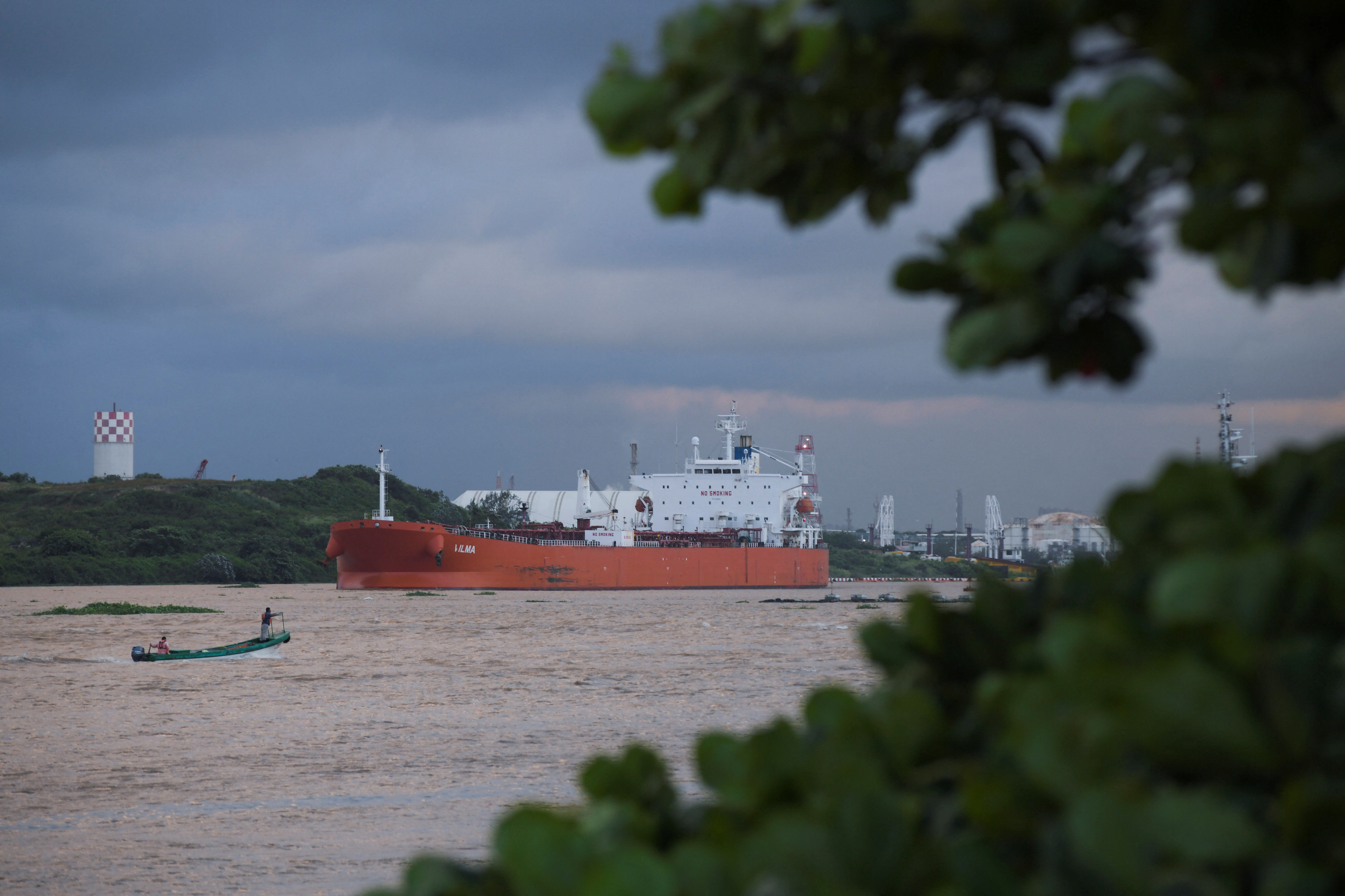image Oil cargo from Mexico en route to Cuba amid power crisis, data shows
