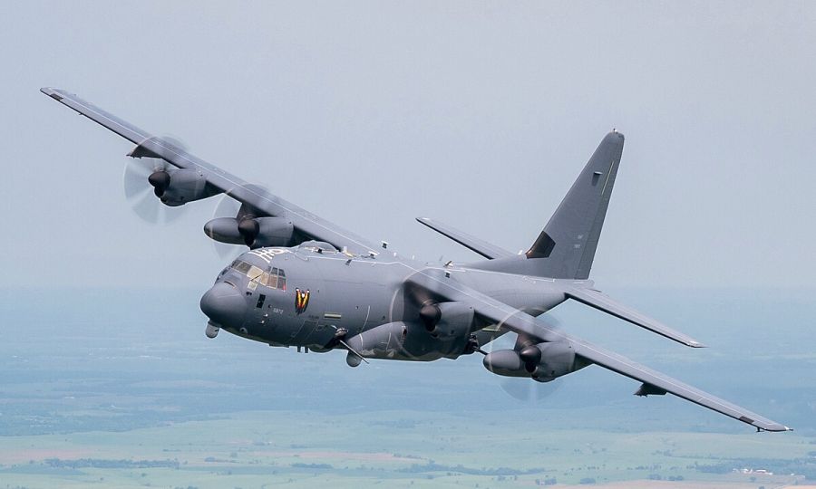 image Greek aircraft to evacuate Cypriots in Lebanon