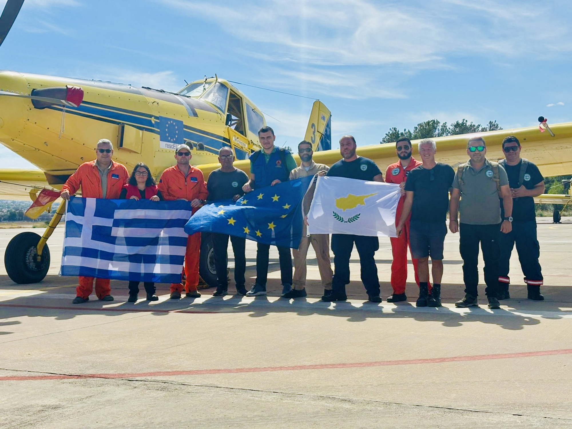 image Cypriot firefighting team returns after successful mission