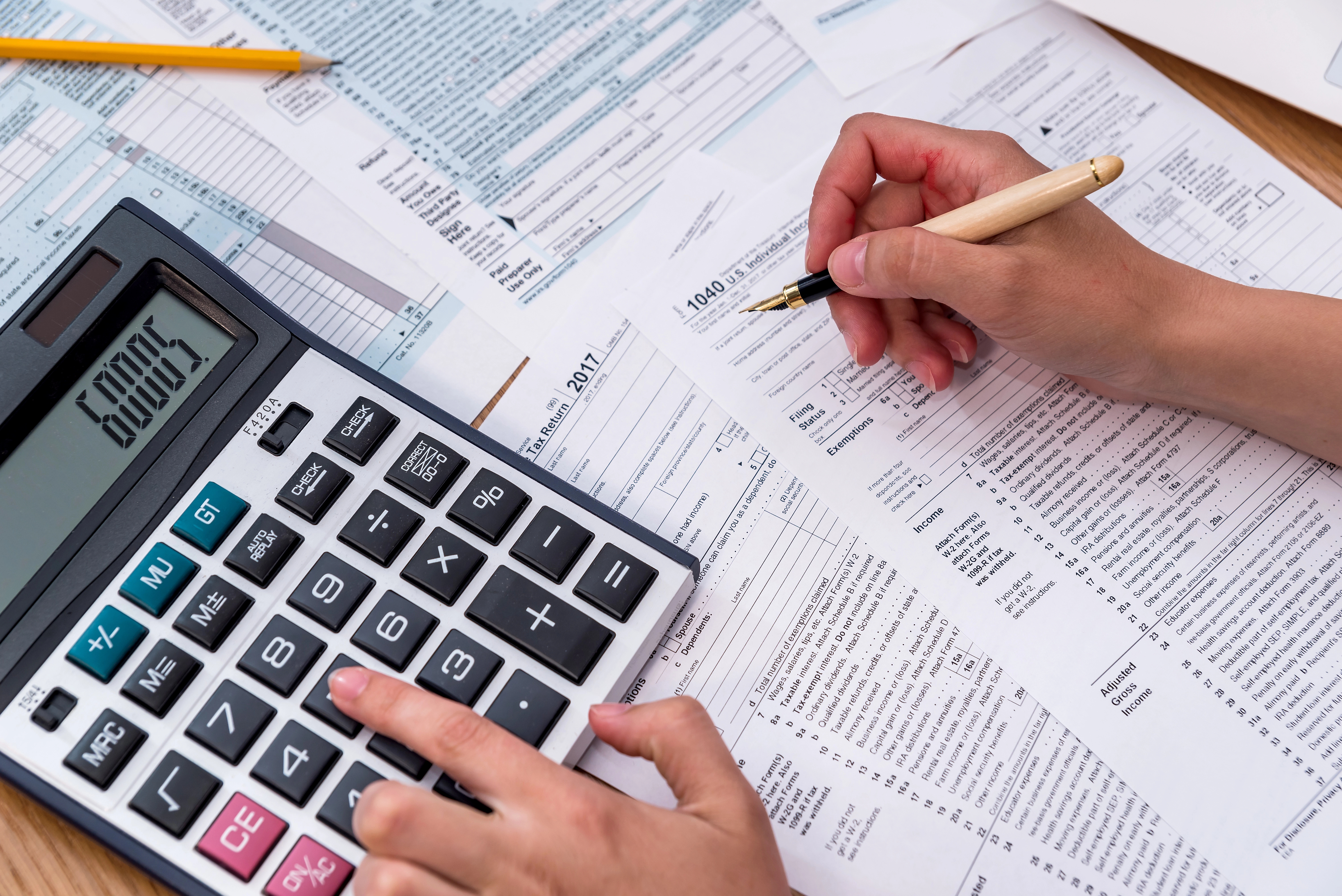 image Managing taxes as a freelancer: 2024 insights and tools