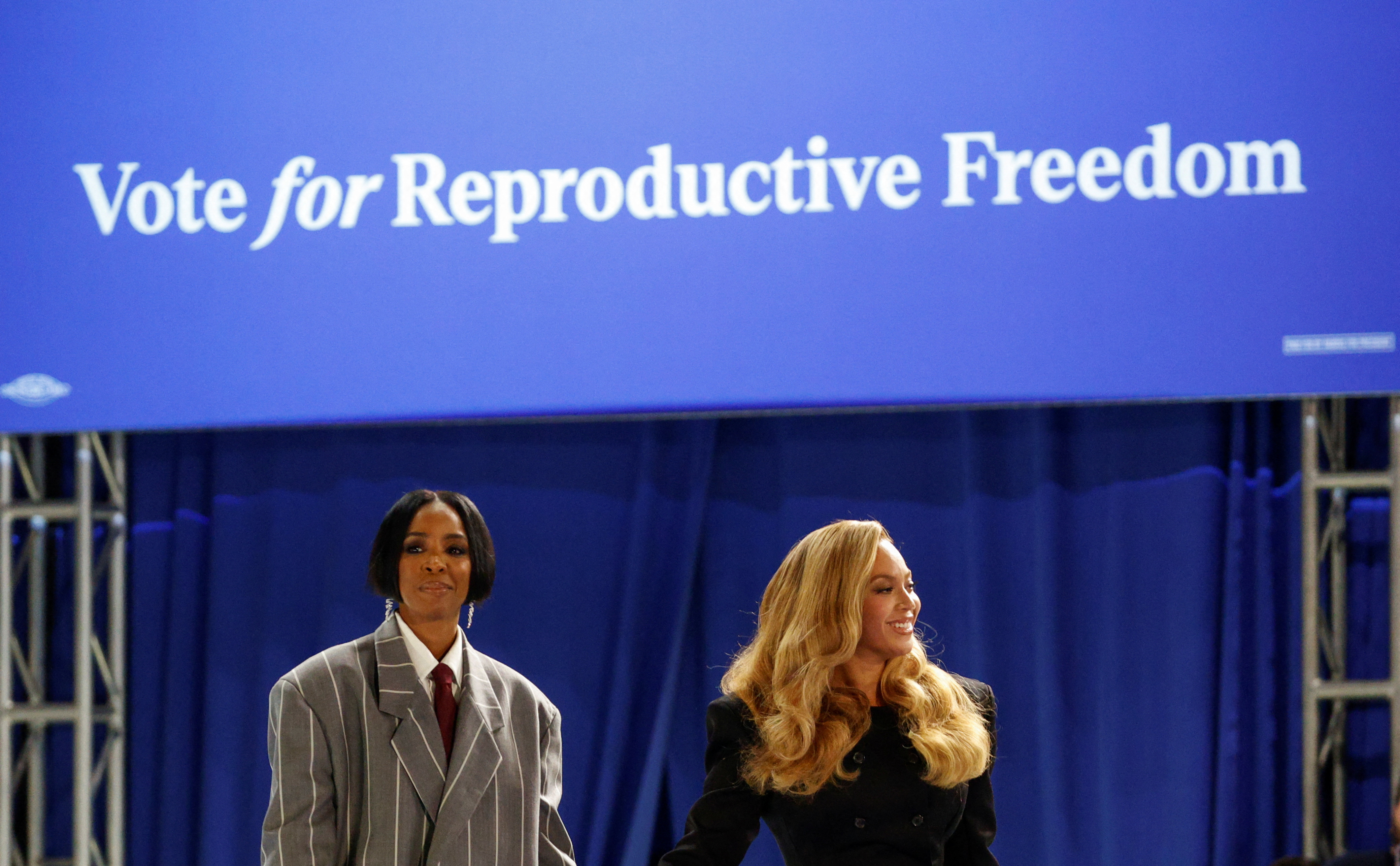 image Harris focuses on abortion in Texas, as Trump heads to Michigan