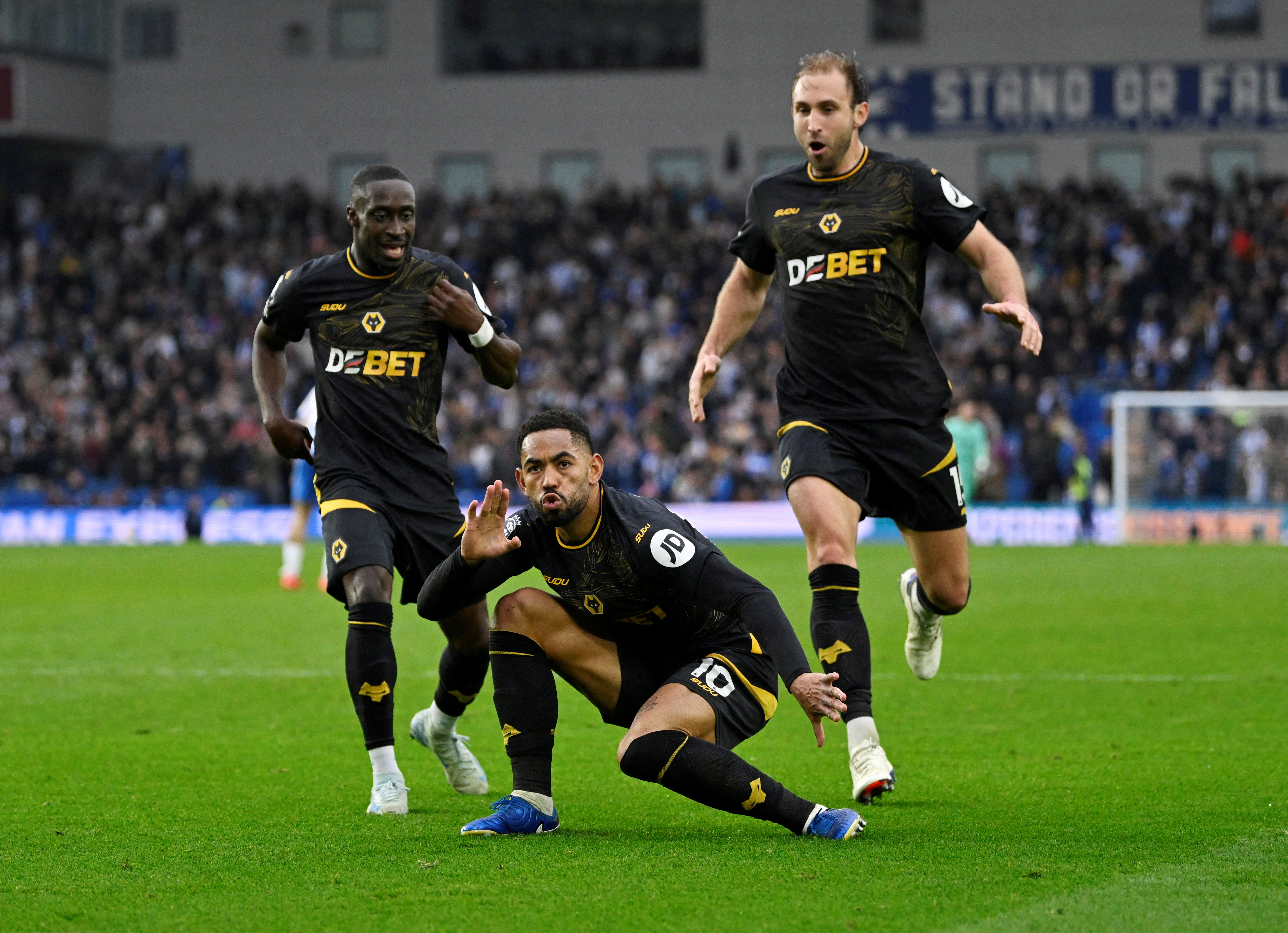 image Cunha strikes late as Wolves recover to draw 2-2 at Brighton