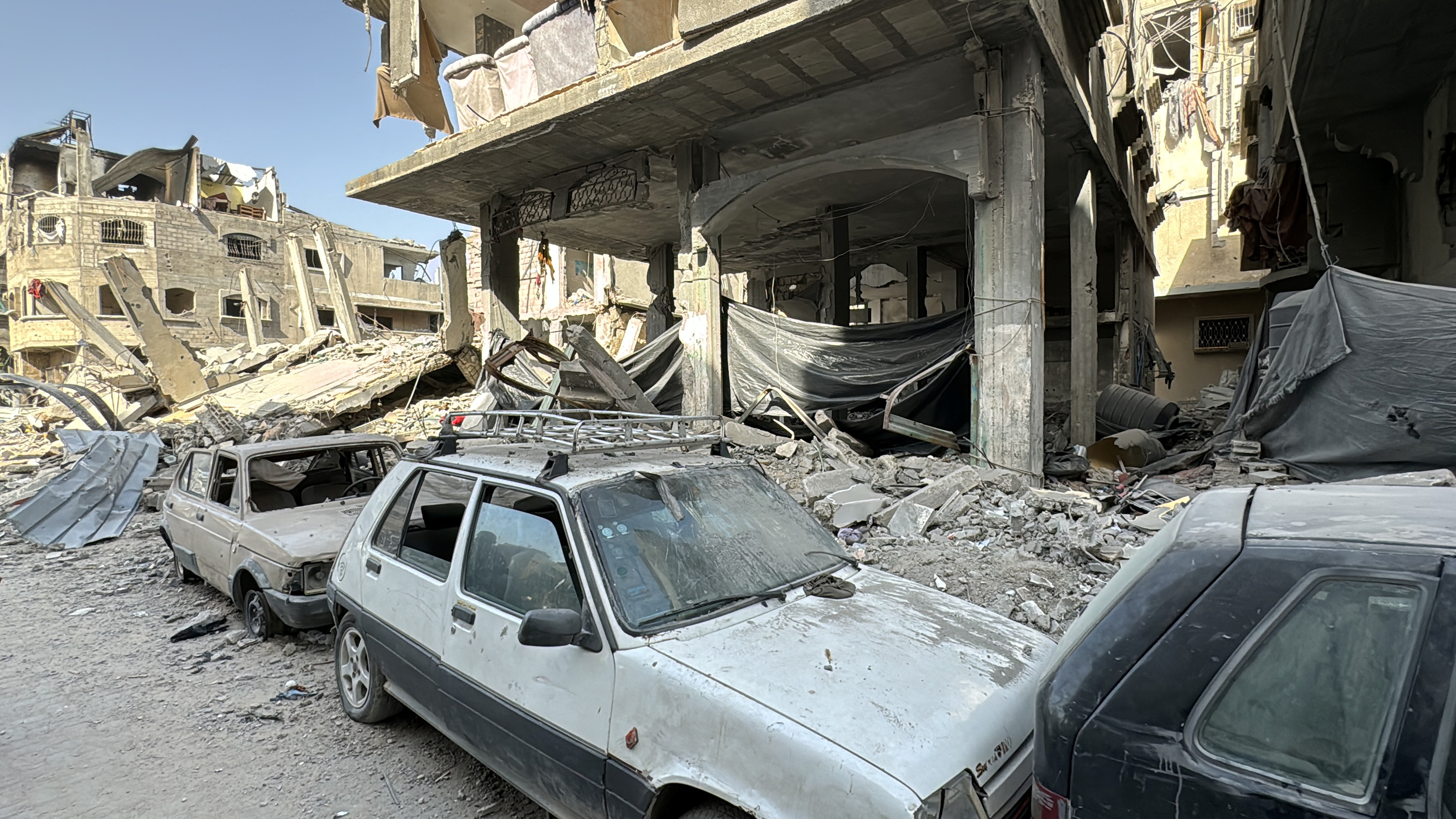 image Israeli strikes kill dozens in north Gaza, medics say, as ceasefire talks resume