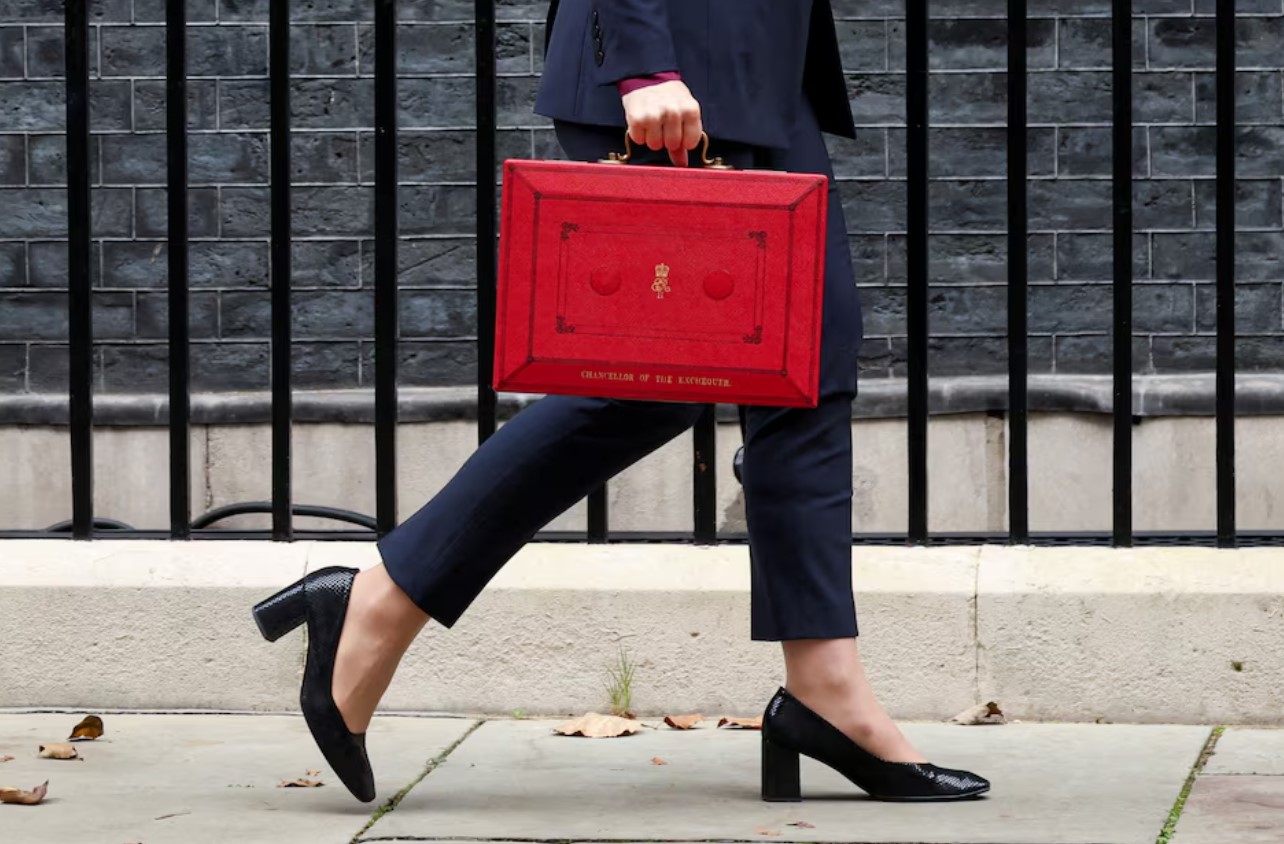 image Inflation-boosting UK budget crimps Bank of England rate cut bets