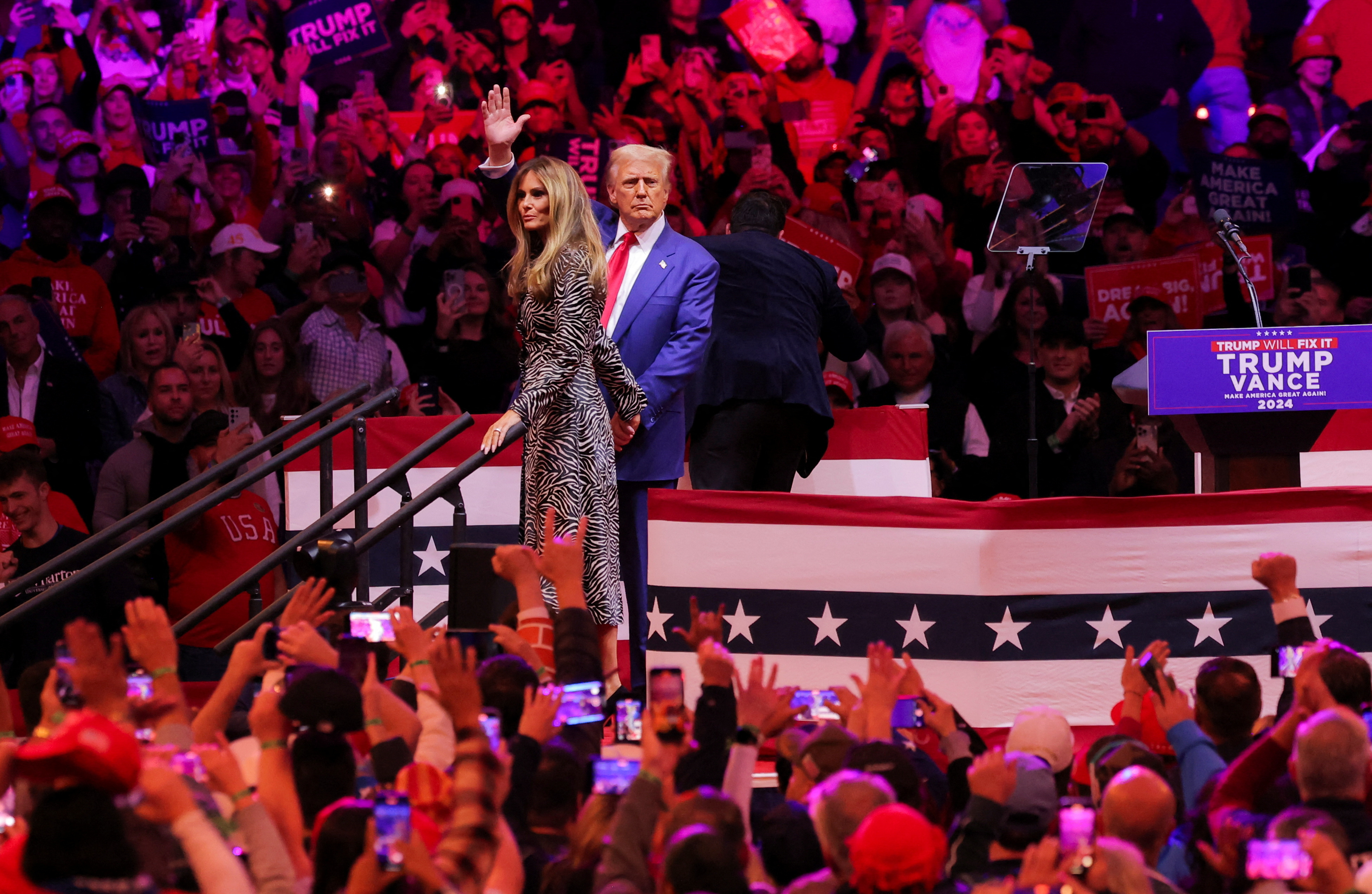 image Trump unbound as US presidential race nears its end