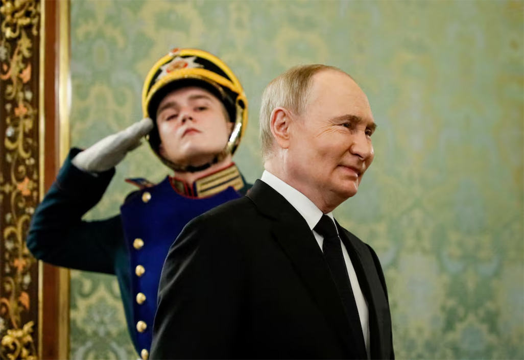 image &#8216;God save the Tsar!&#8217;: Putin receives wishes for 72nd birthday