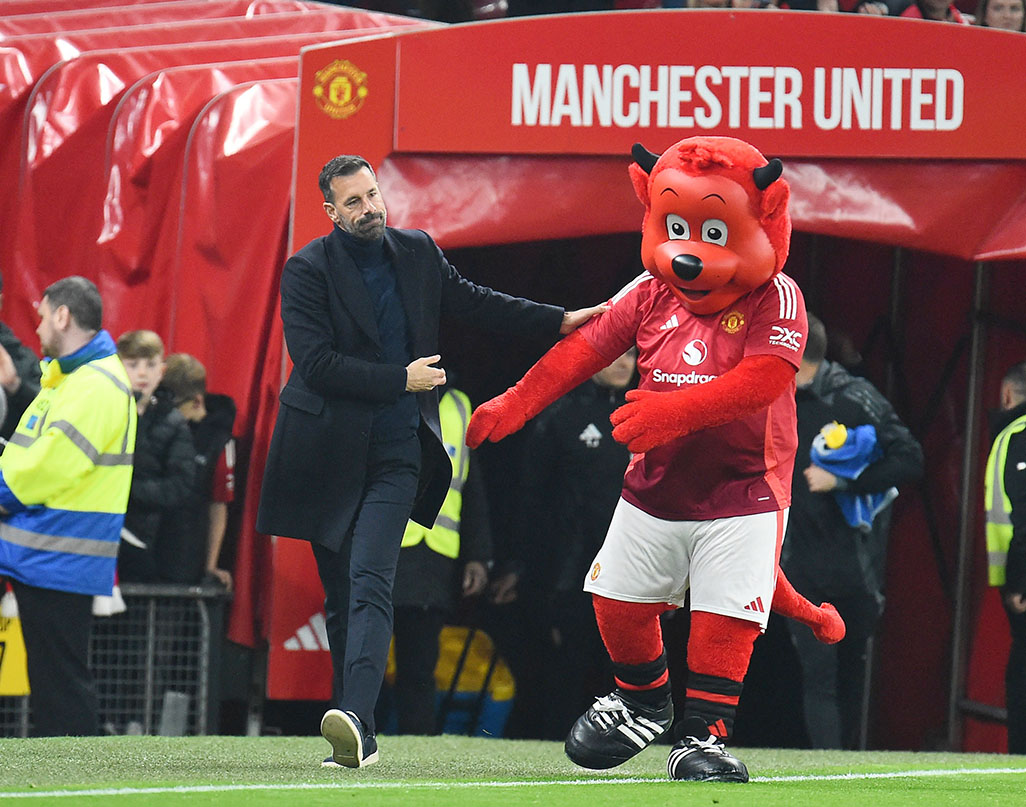 image Chelsea pose tough test for Van Nistelrooy, Gunners aim to bounce back 