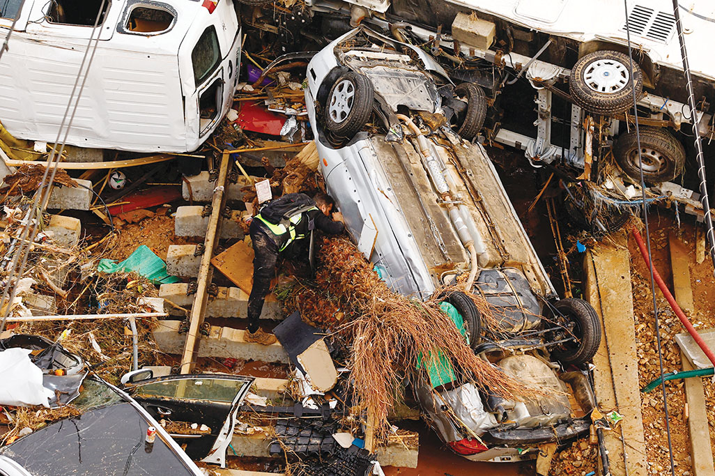 image Spain mounts biggest peacetime disaster recovery operation