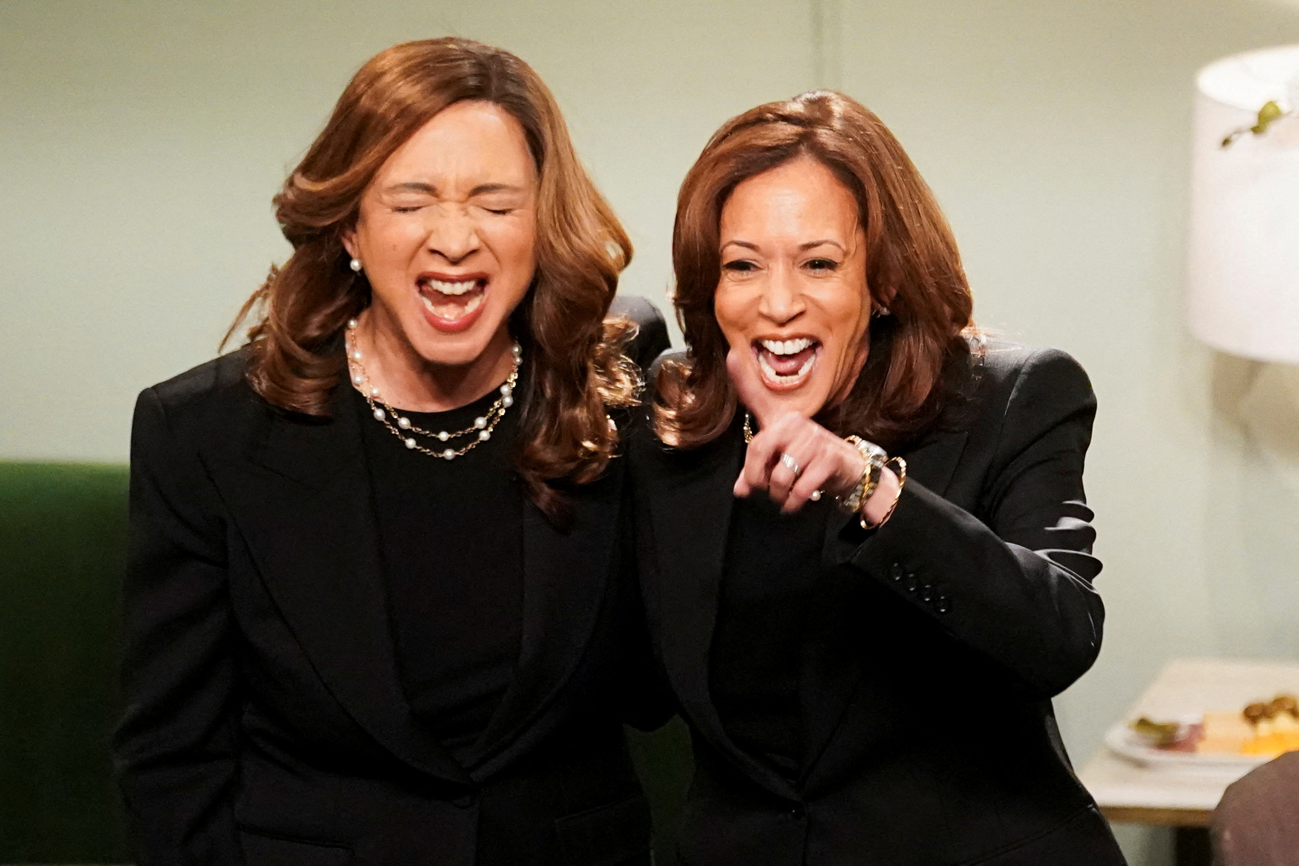 image Harris opens &#8216;Saturday Night Live,&#8217; urges US to &#8216;keep Calm-ala&#8217; before election