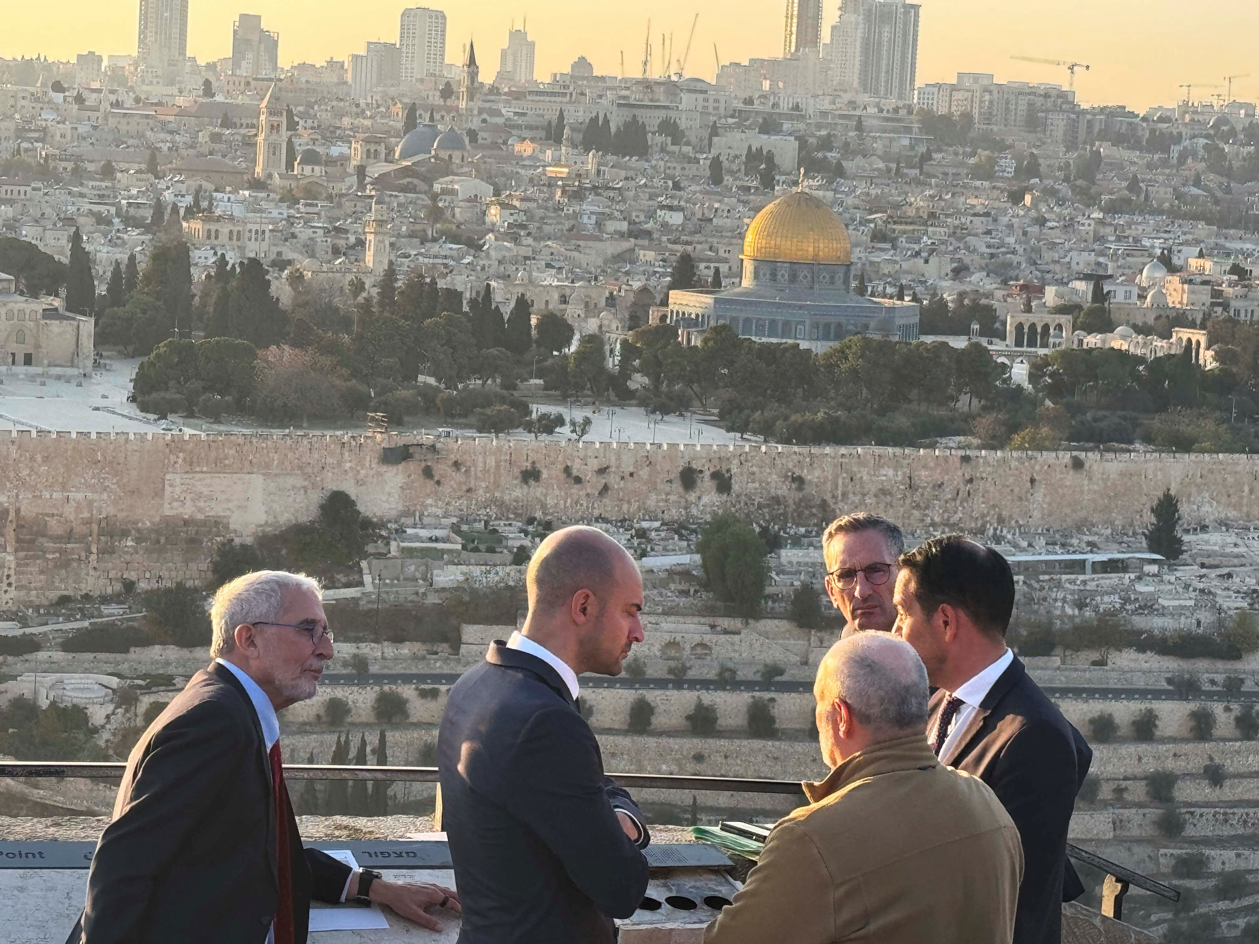 image Israeli police briefly arrest two French officials in &#8216;unacceptable&#8217; move, France says