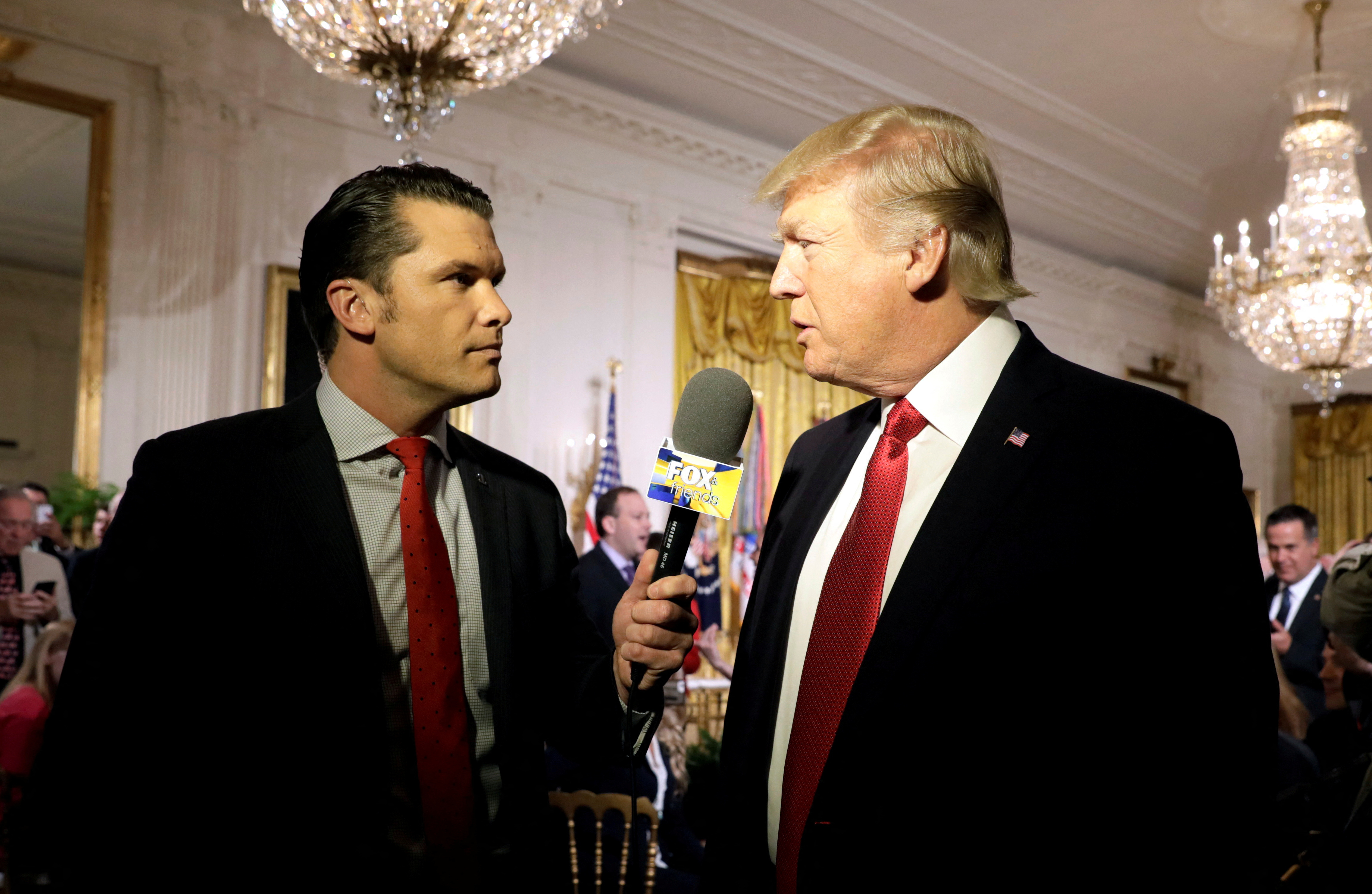 image Hegseth narrowly wins confirmation to become US defense secretary