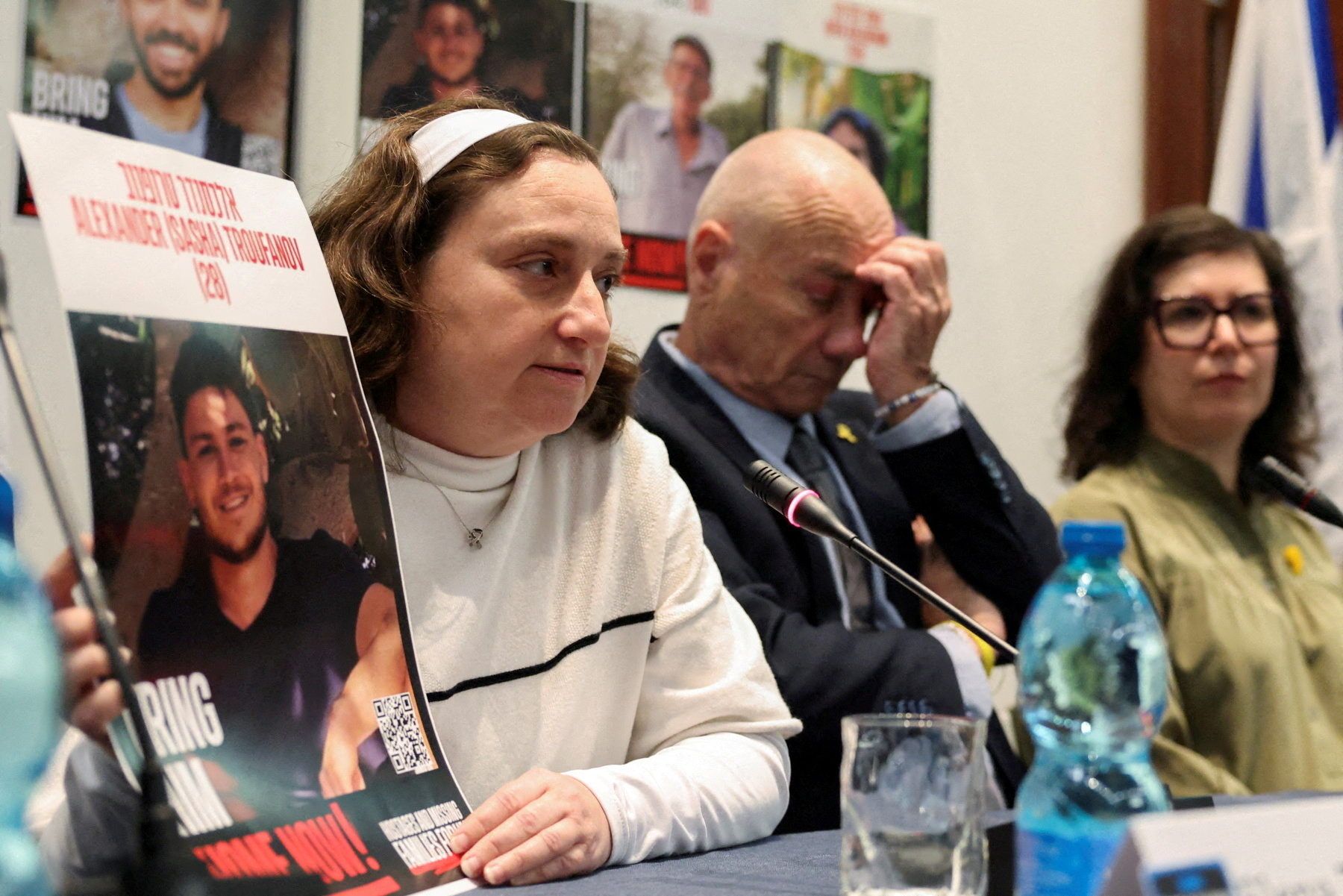 image Families of Israeli hostages still in Gaza call on Trump, Biden to work together