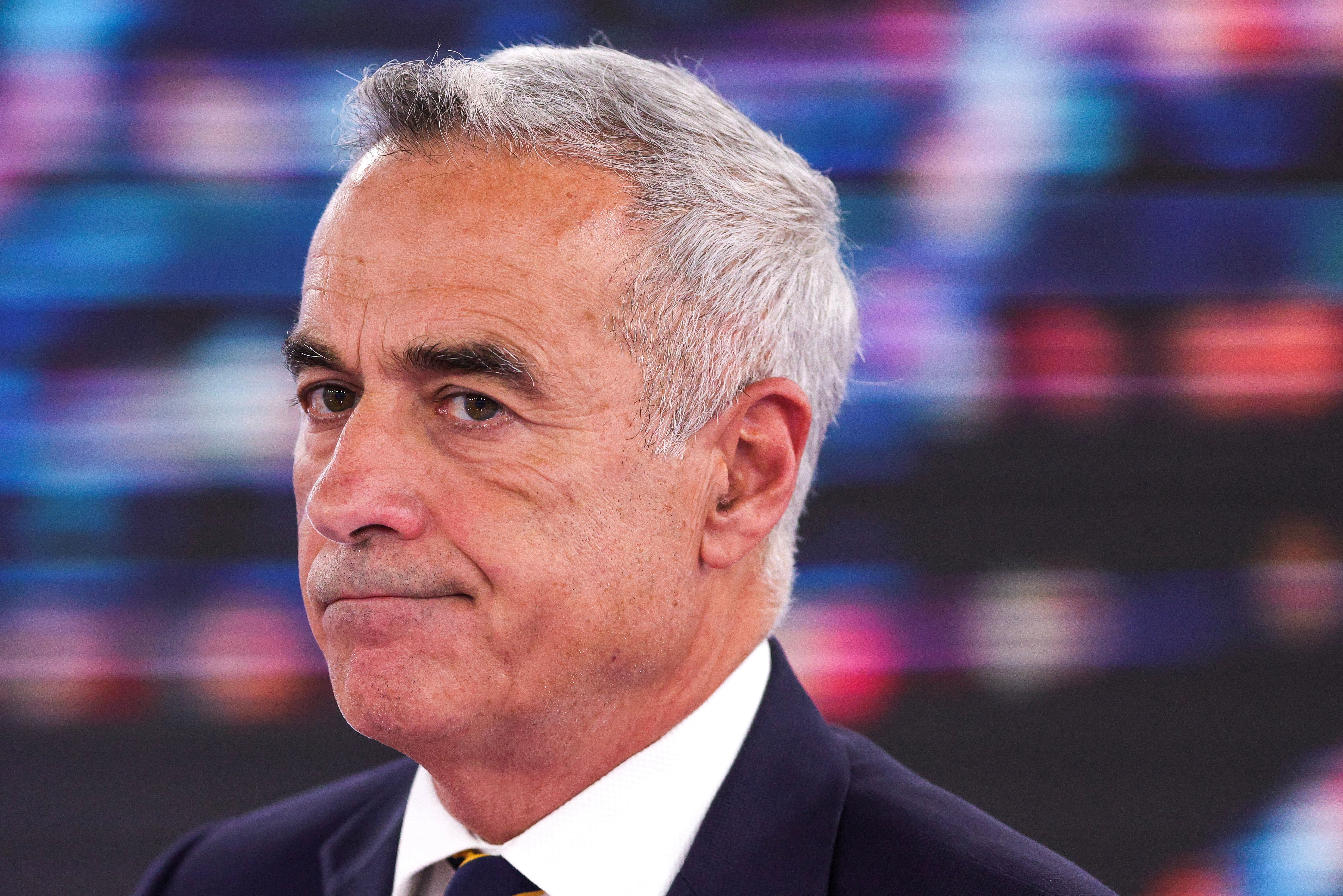 image Romanian leftist PM and hard-right candidate in a tie after initial presidential election round
