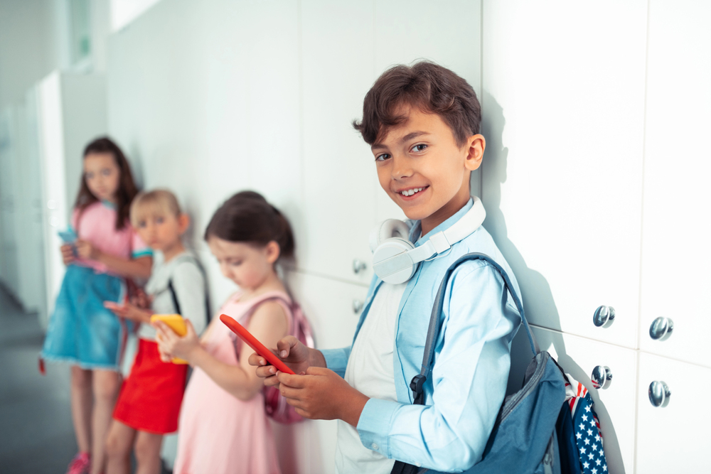 image Australia moves closer to ban social media for children