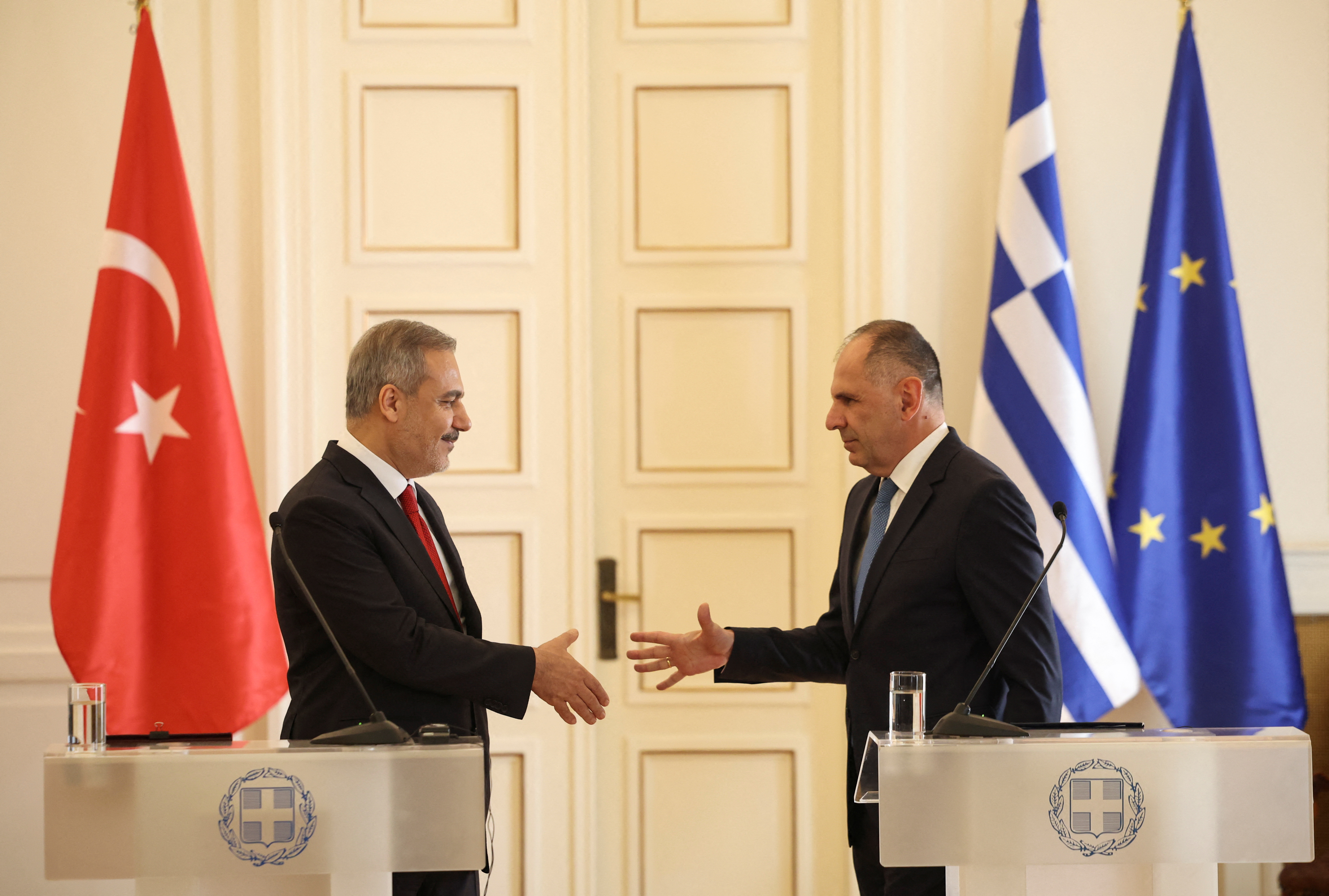 image Greek, Turkish foreign ministers discuss Cyprus problem