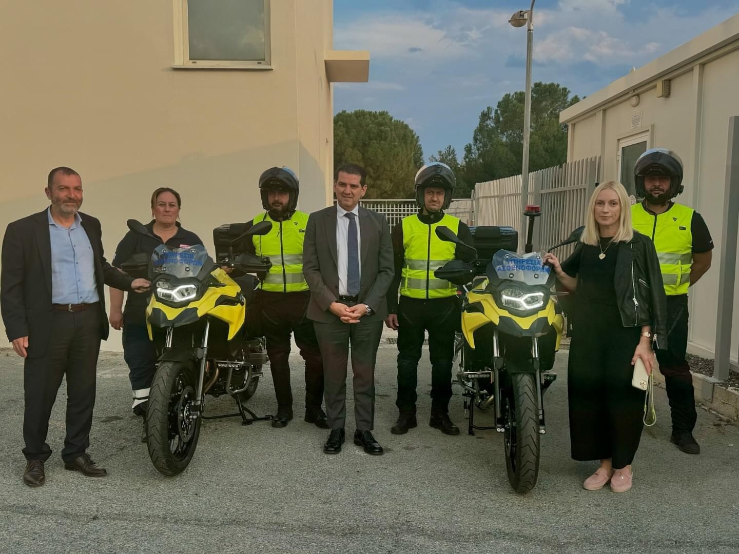 image Charity donates €40,000 mobile rescue units to ambulance service