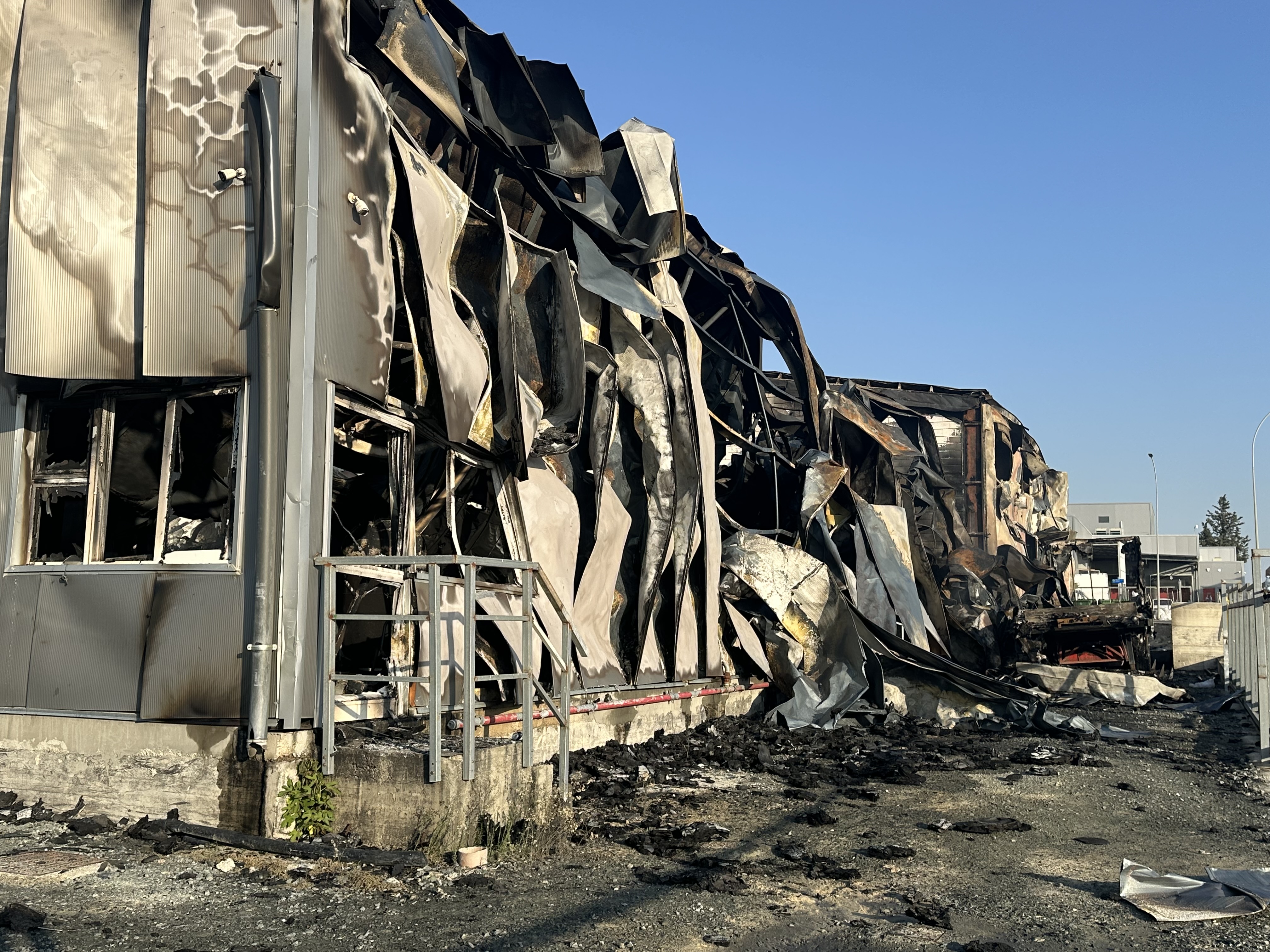 image Body found after fire at factory in Dromolaxia