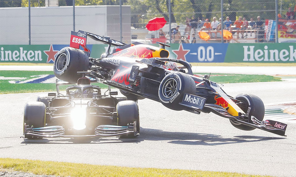 image Verstappen&#8217;s driving same as in 2021 title battle, says Hamilton
