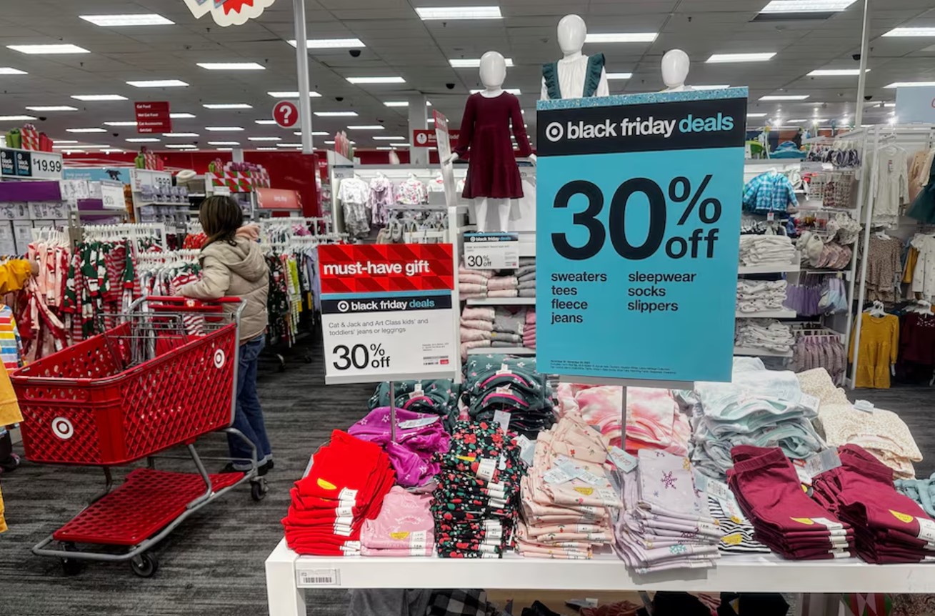 image Retailer performance decoded through alternative data