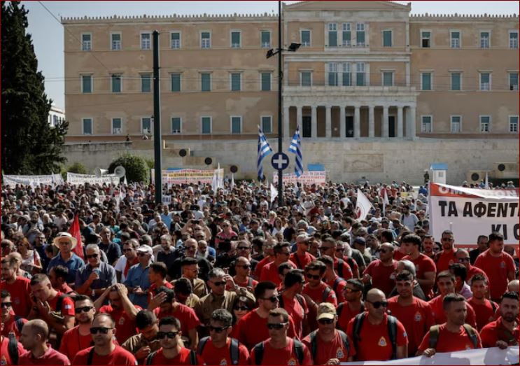 image Ships docked, transport services disrupted, schools shut as Greeks walk out for higher pay