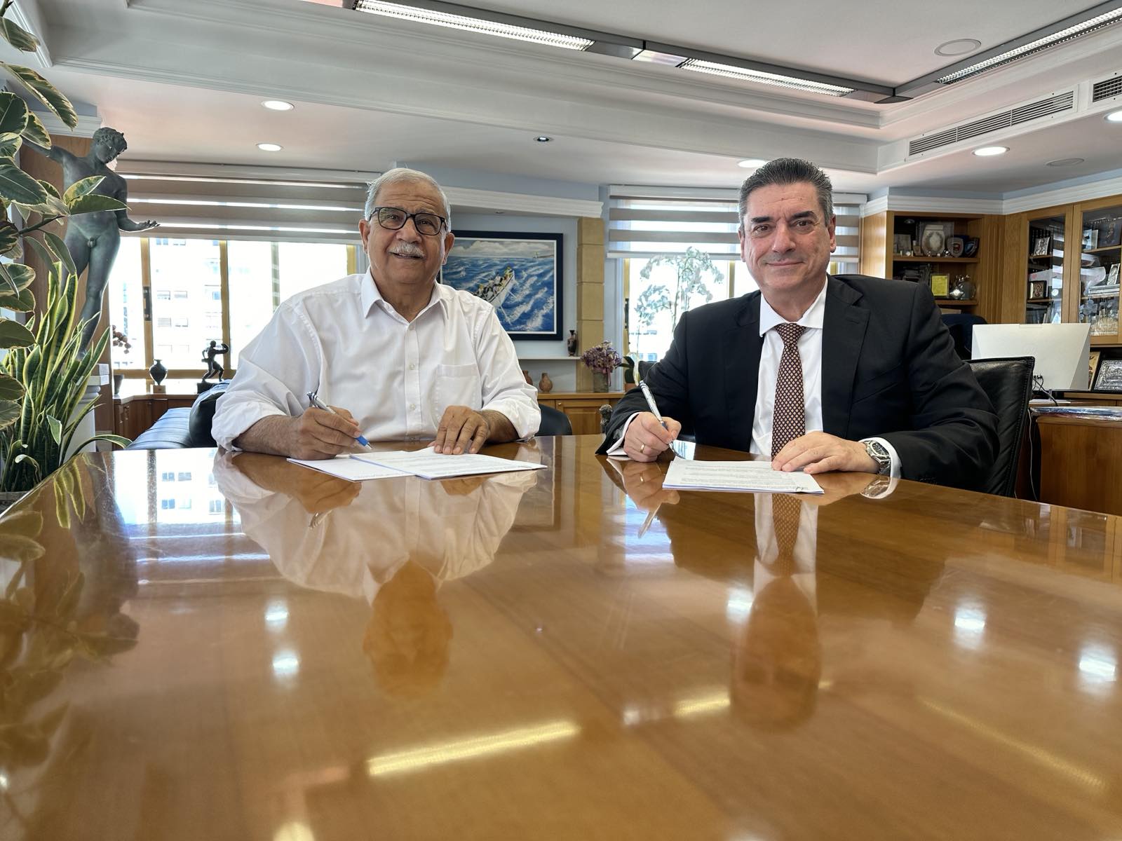 image Hellenic Bank and Etyk sign new collective agreement