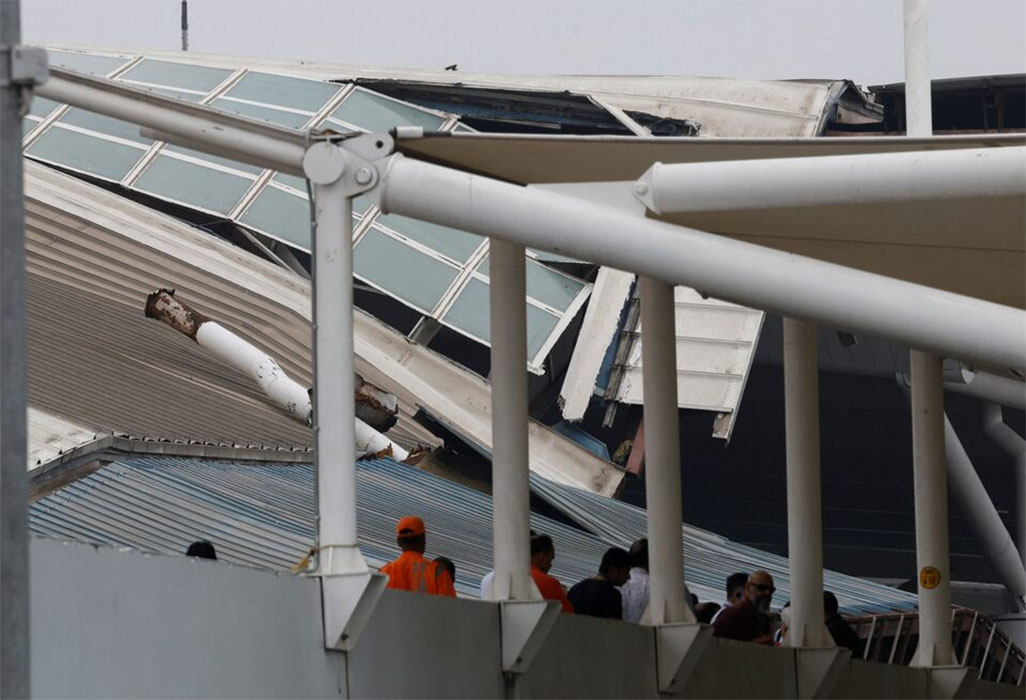 image Eight killed in Serbian railway station roof collapse