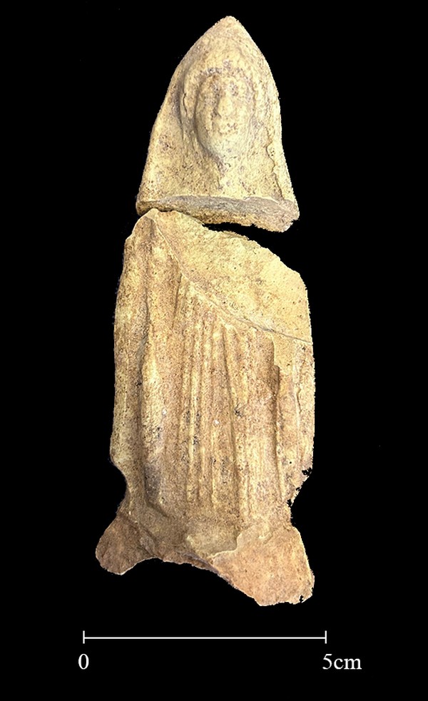 image Ancient weapons found in Pyla archaeological dig