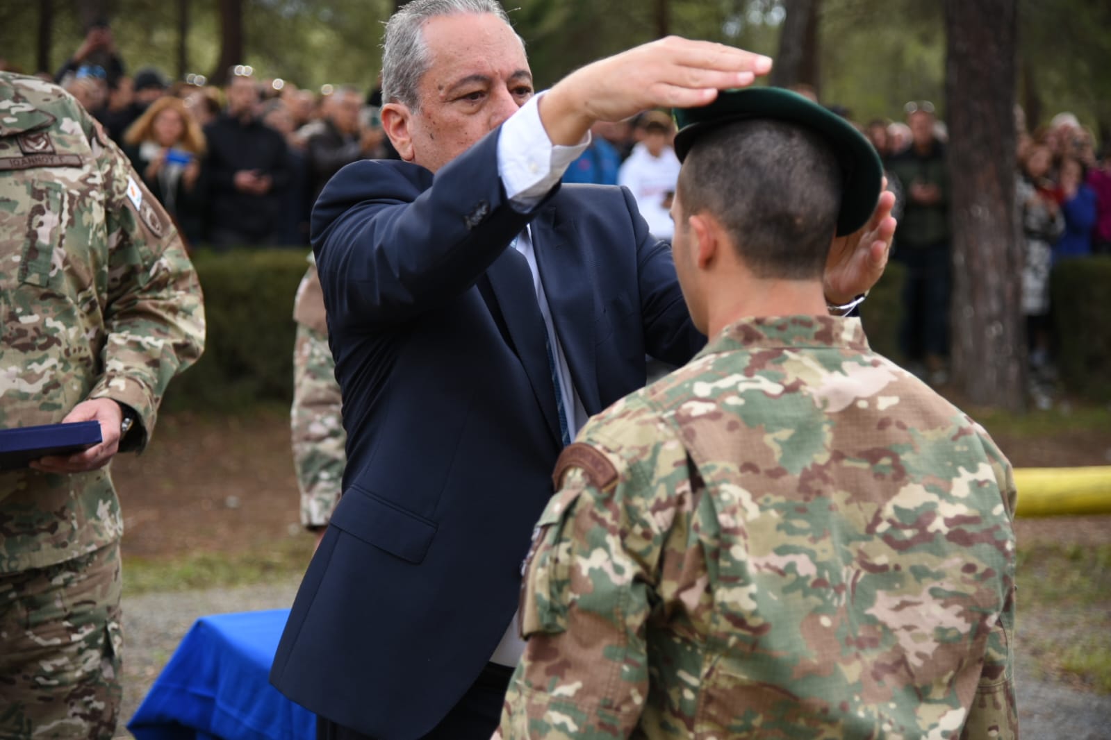 image Special forces soldiers receive green berets
