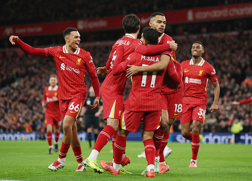 image Liverpool beat Man City 2-0 to go nine points clear