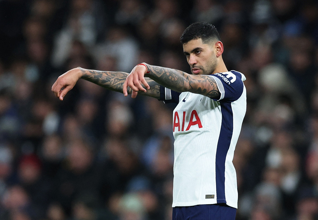 image Tottenham&#8217;s Romero out of Rangers clash, apologises over club criticism