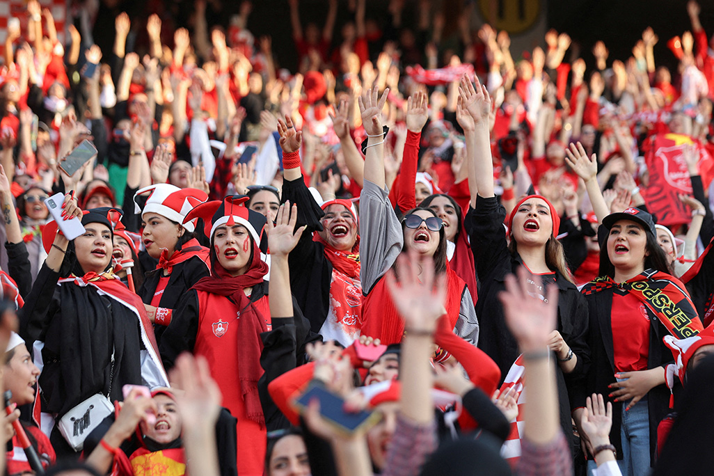image FIFA chief hails women-only crowd at Iranian top-flight clash