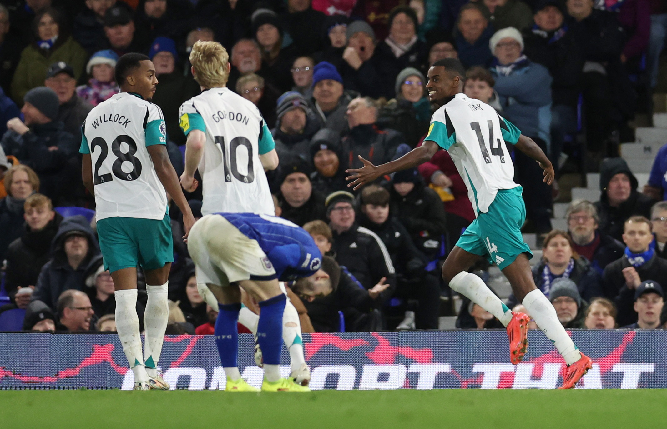 image Isak hits hat-trick as Newcastle hammer Ipswich 4-0