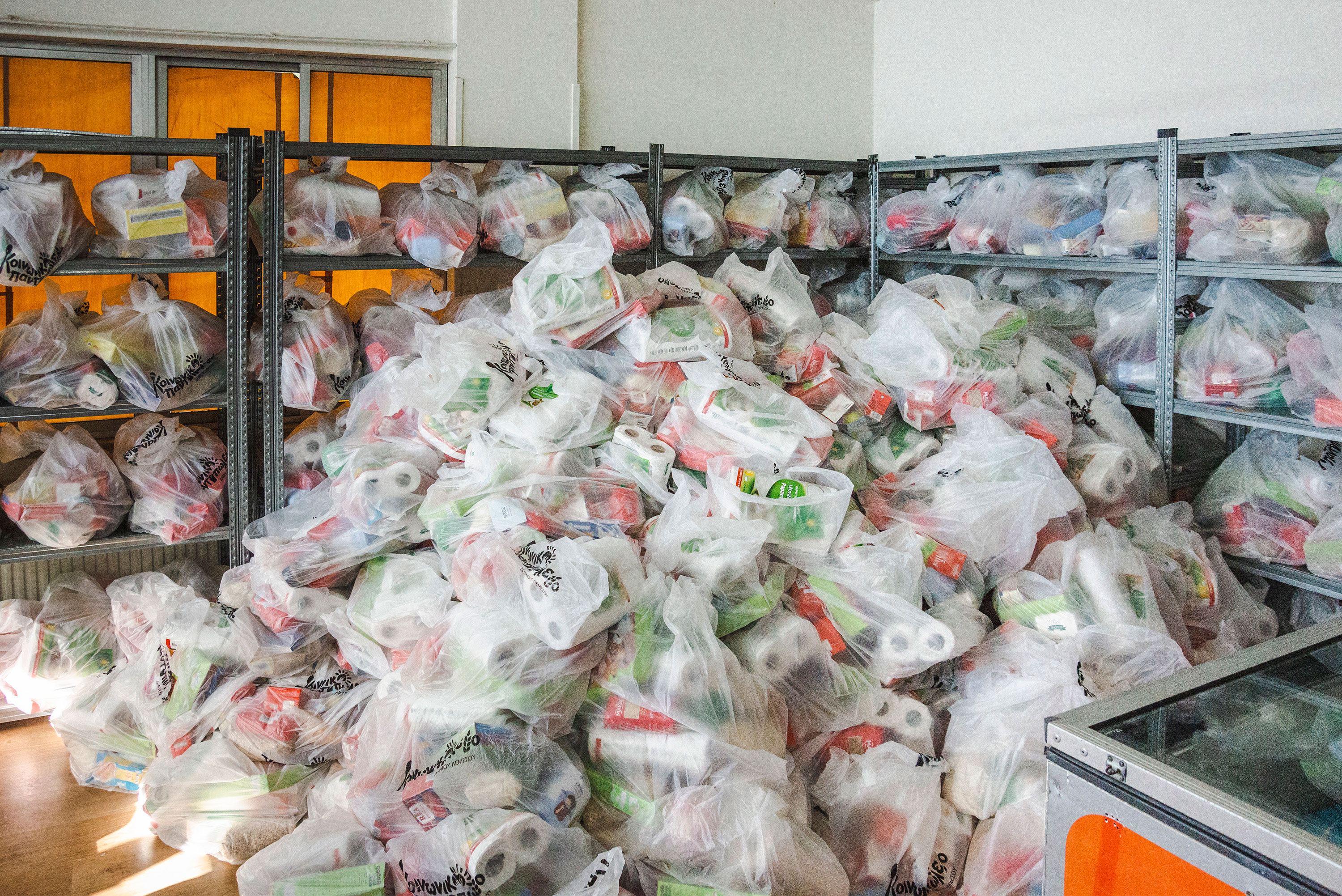 image Care packages for 500 Limassol residents