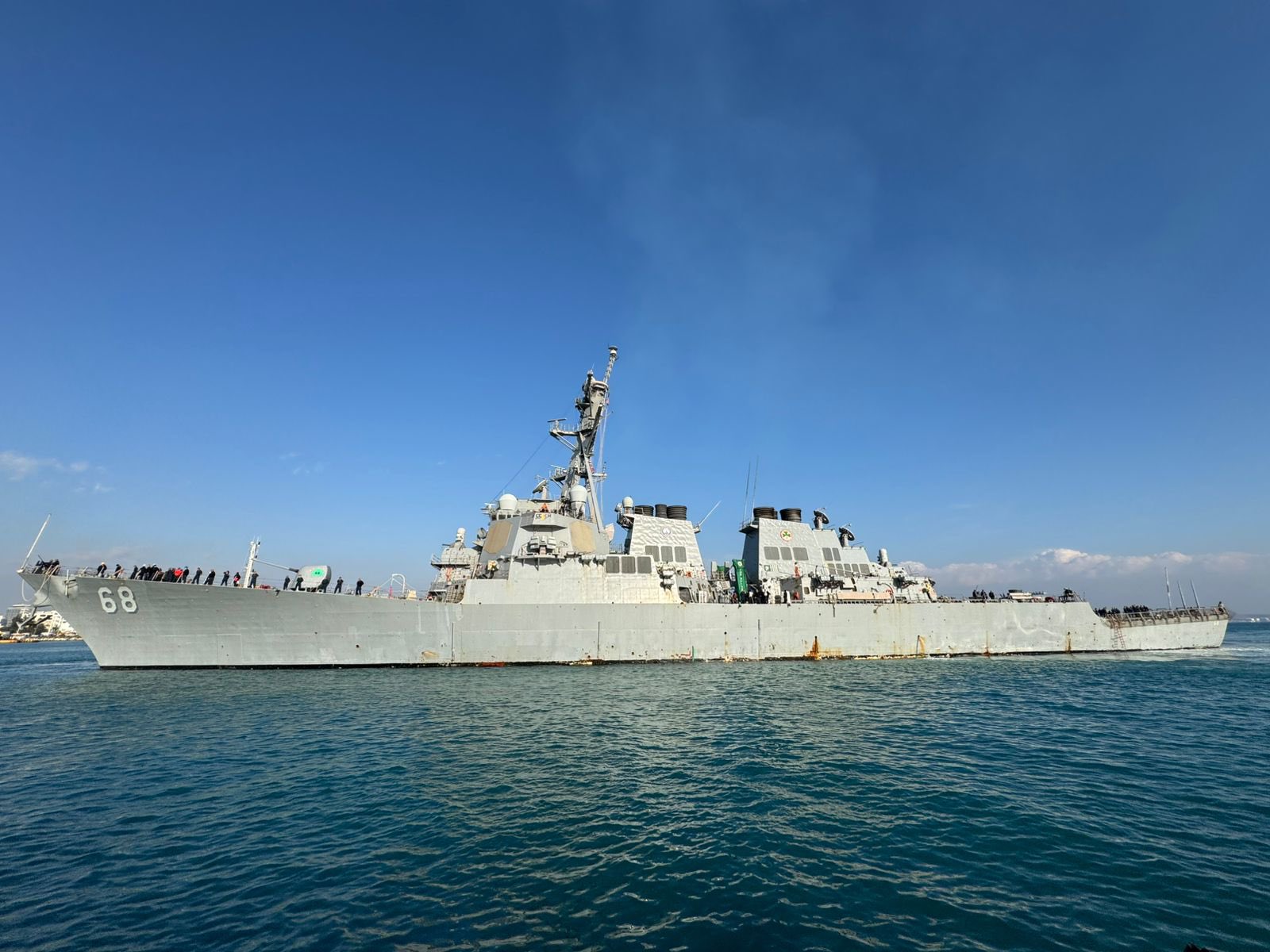 image USS The Sullivans arrives in Cyprus