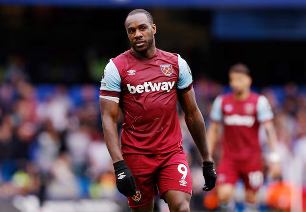 image West Ham&#8217;s Antonio undergoes surgery on leg fracture after road accident