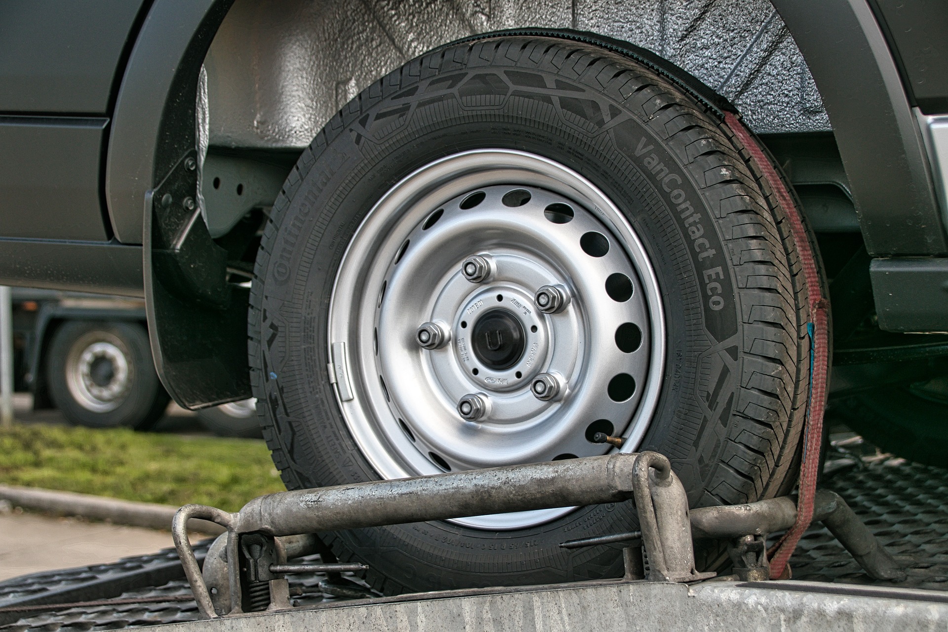 image Larnaca municipality warns of vehicle seizures in open spaces