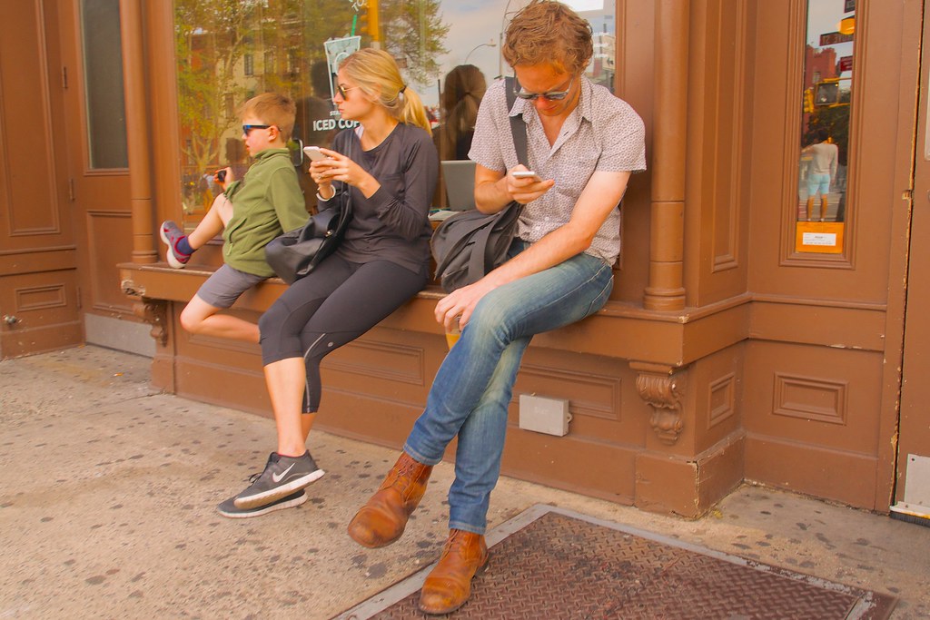 image While quick to limit kids’ screen time, parents could benefit from boundaries too